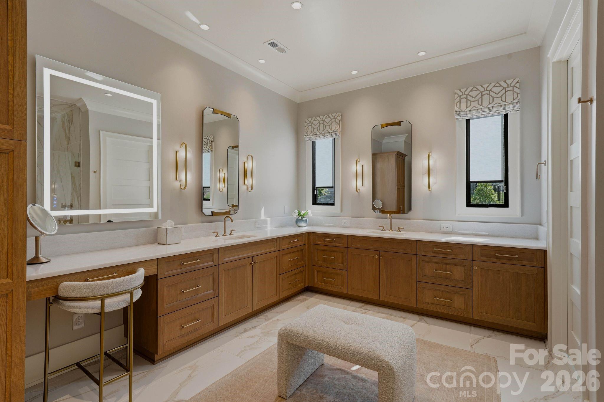 5915 Kiowa Road — Clover