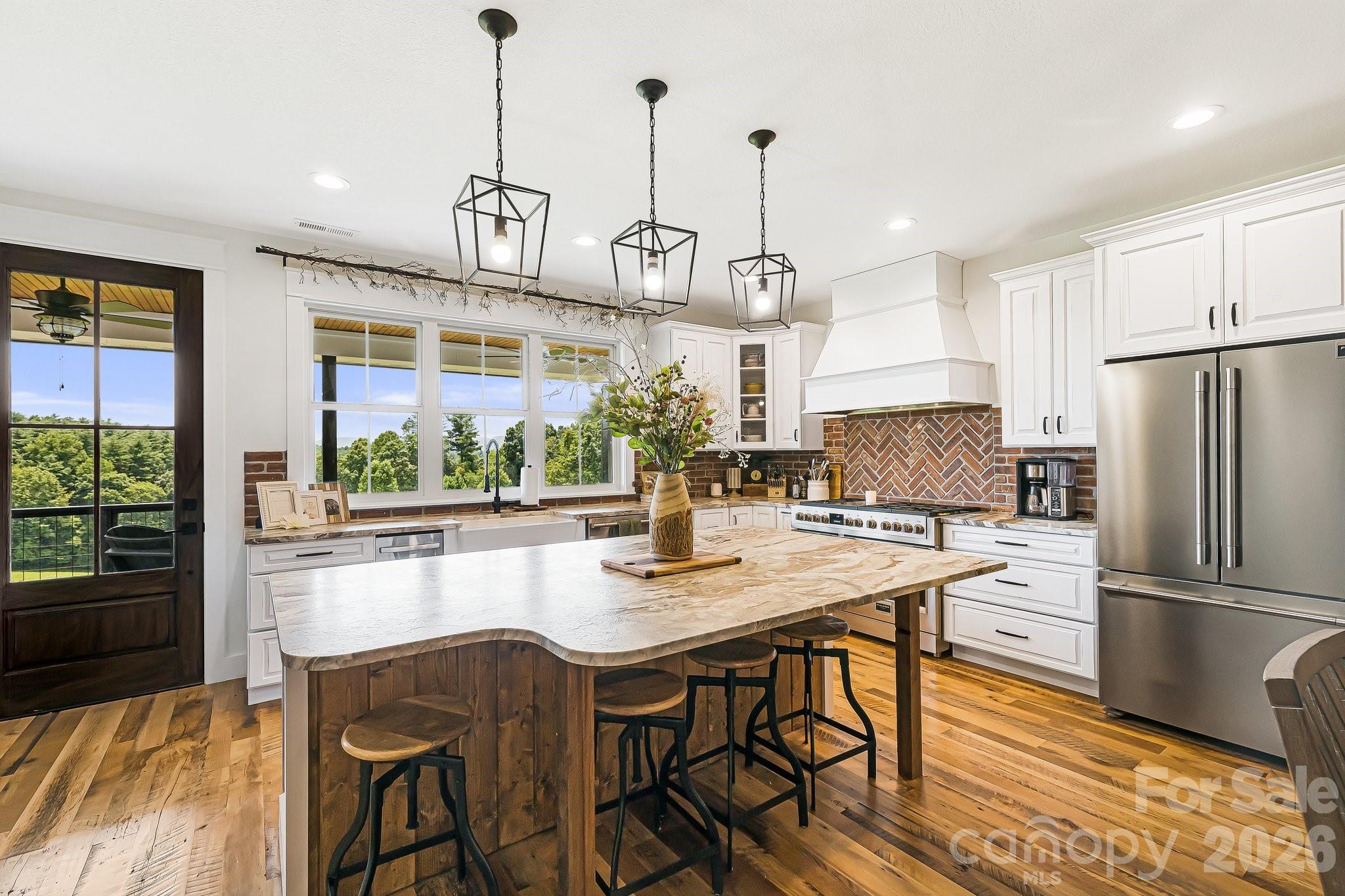 615 Don Felmet Road — Marshall