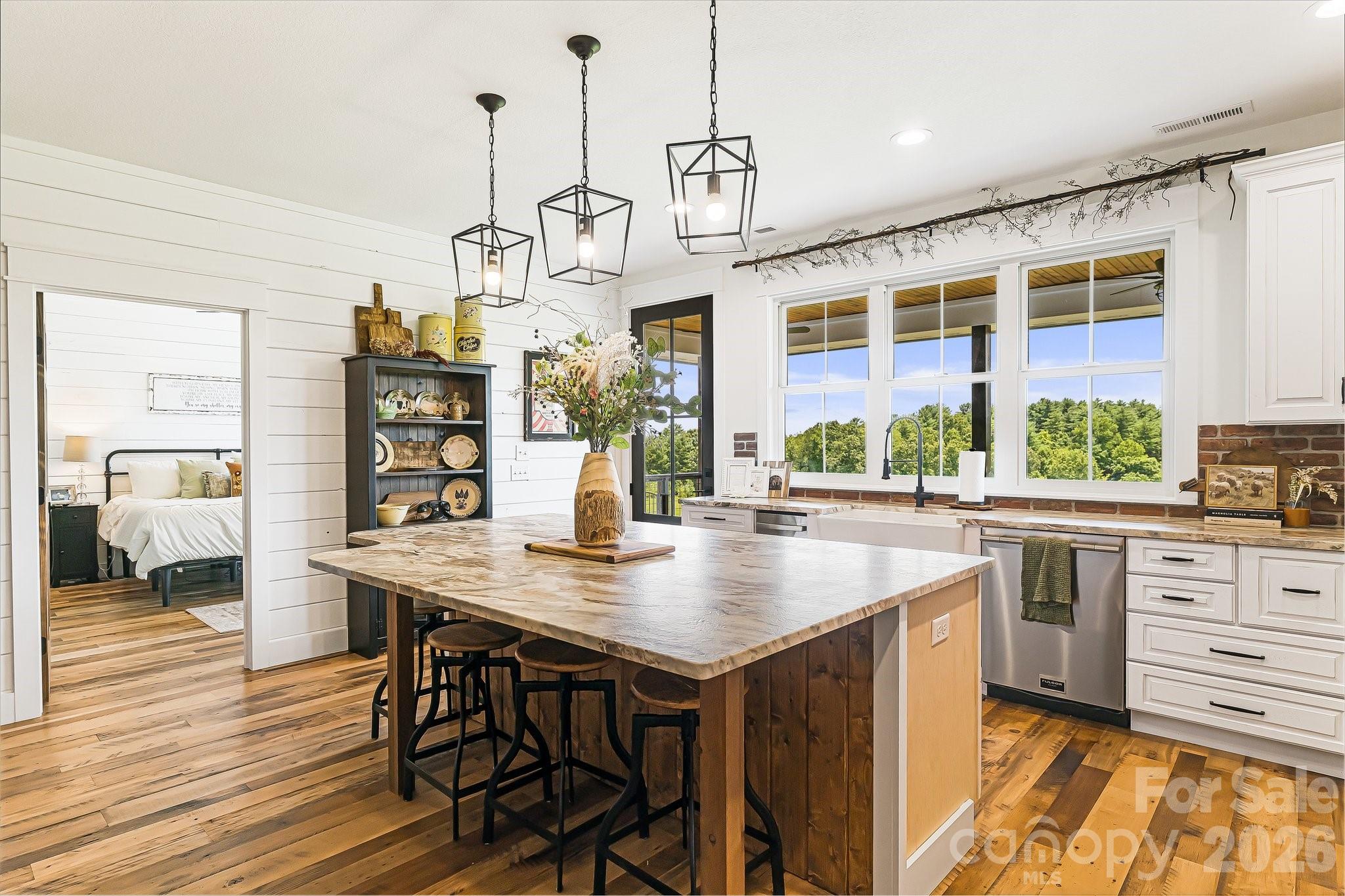 615 Don Felmet Road — Marshall