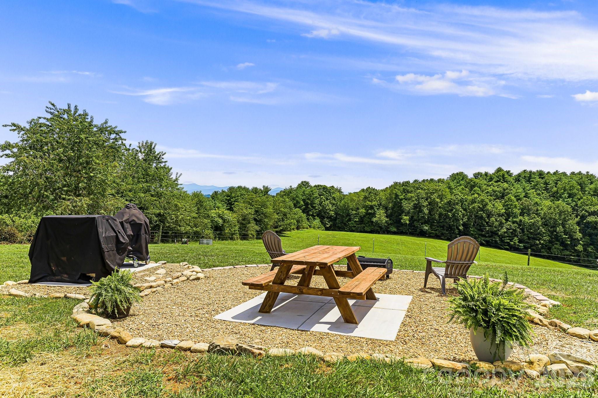 615 Don Felmet Road — Marshall