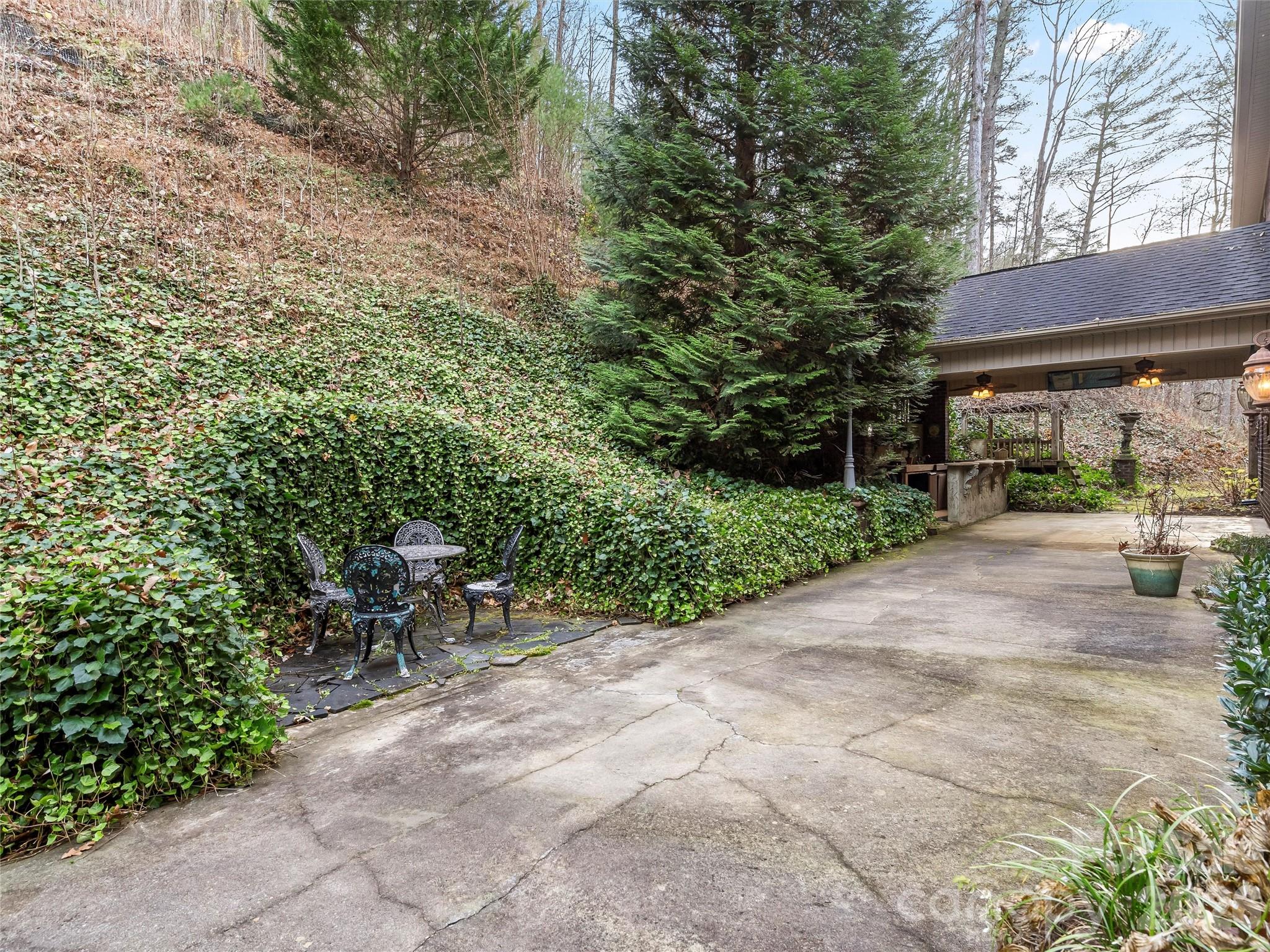 2983 Rockwood Drive — Lenoir