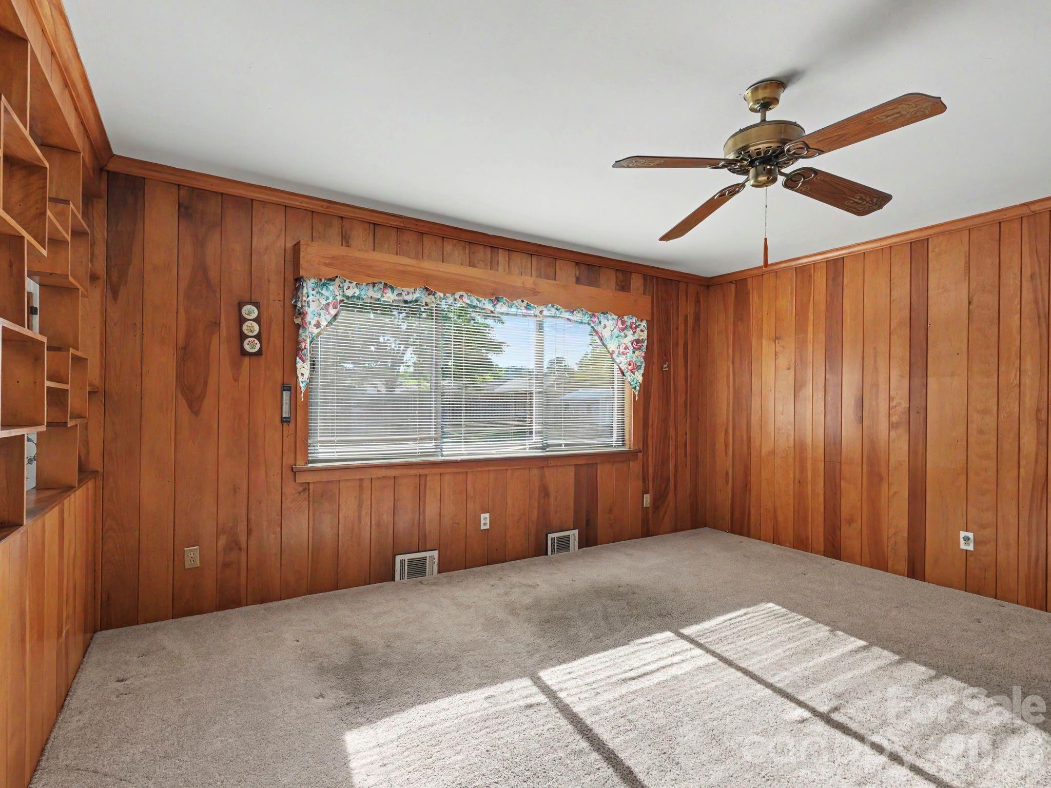 1006 S Main Street — Landis