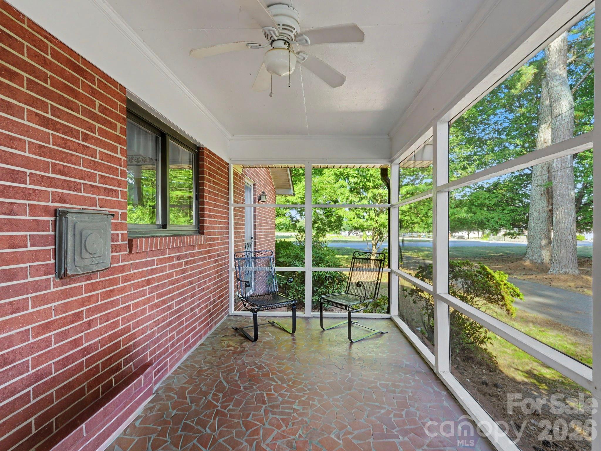 1006 S Main Street — Landis