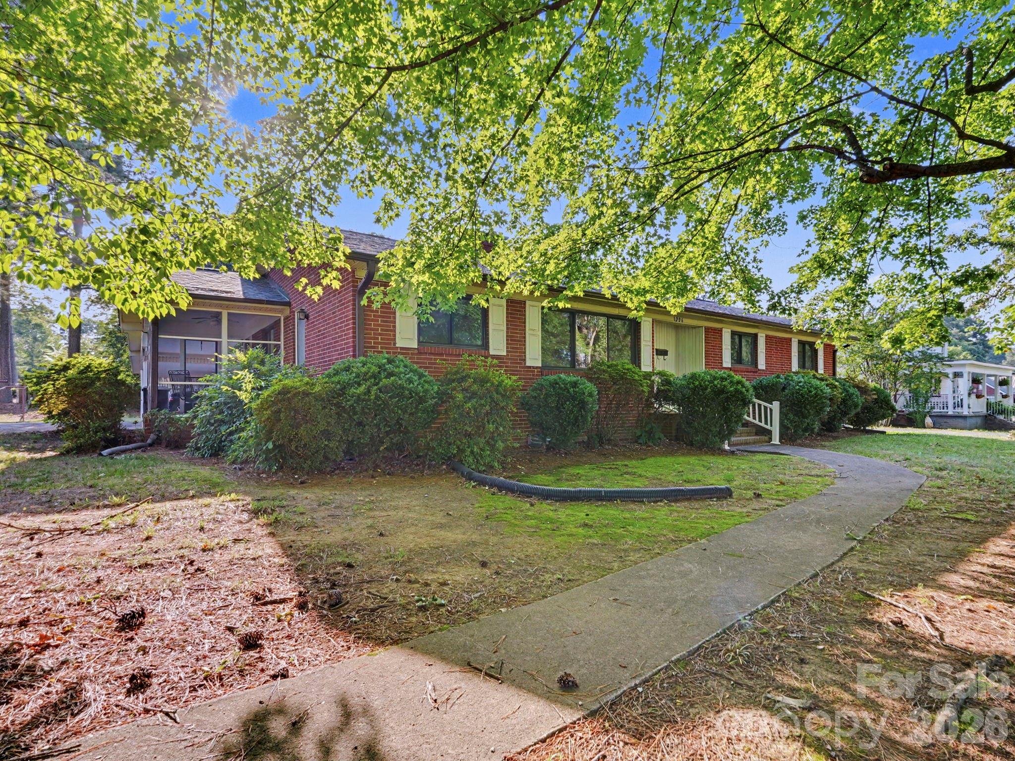 1006 S Main Street — Landis