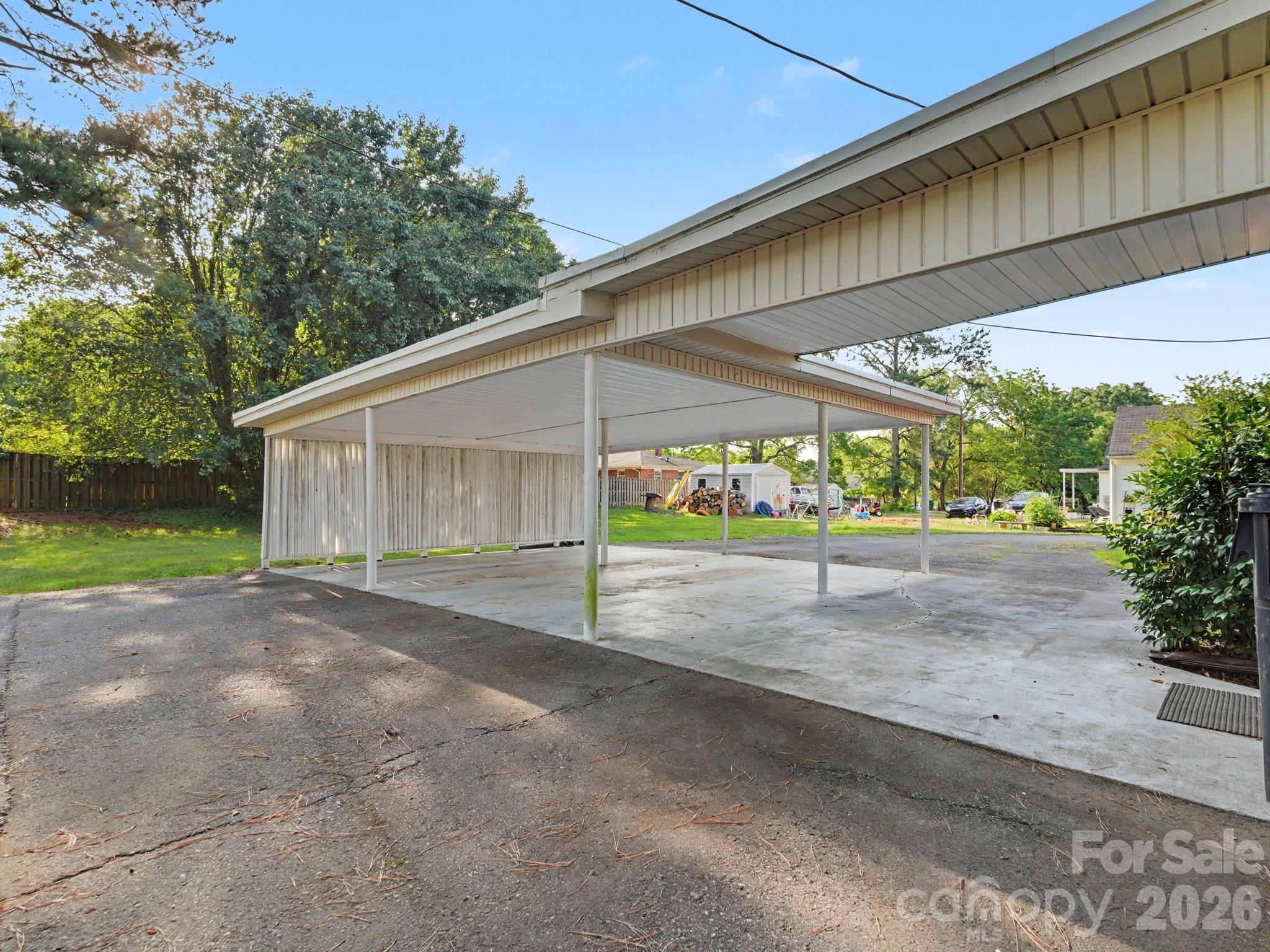 1006 S Main Street — Landis