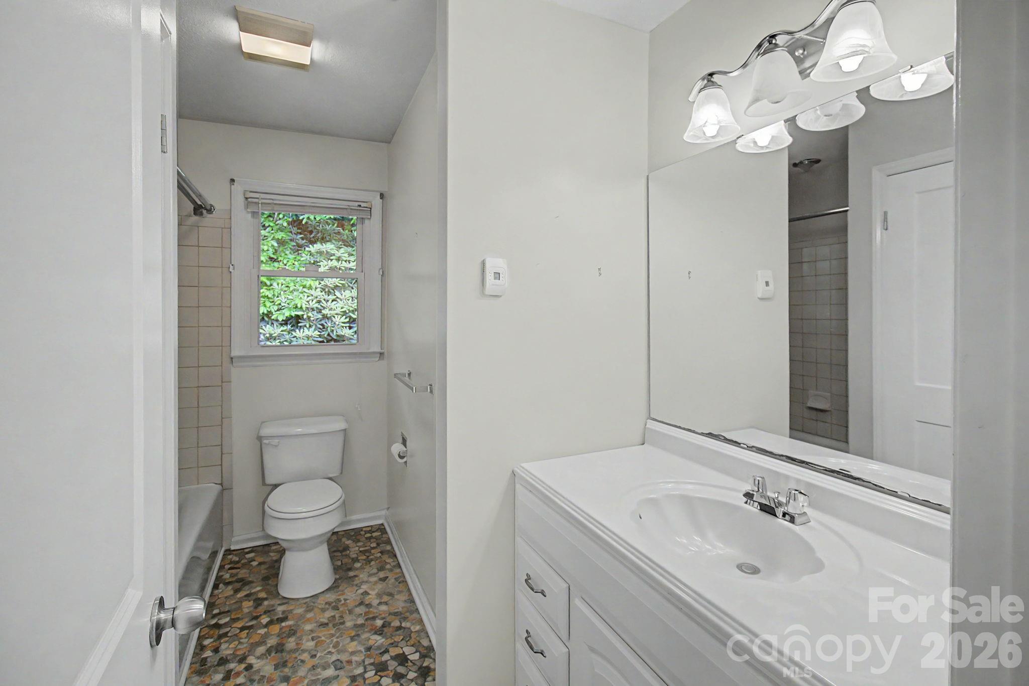 22 Mayfair Drive — Candler