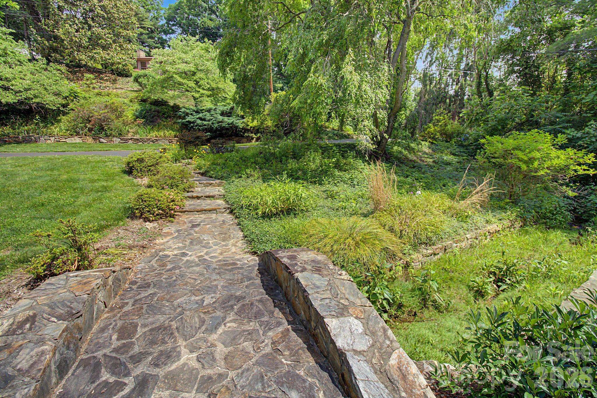 22 Mayfair Drive — Candler