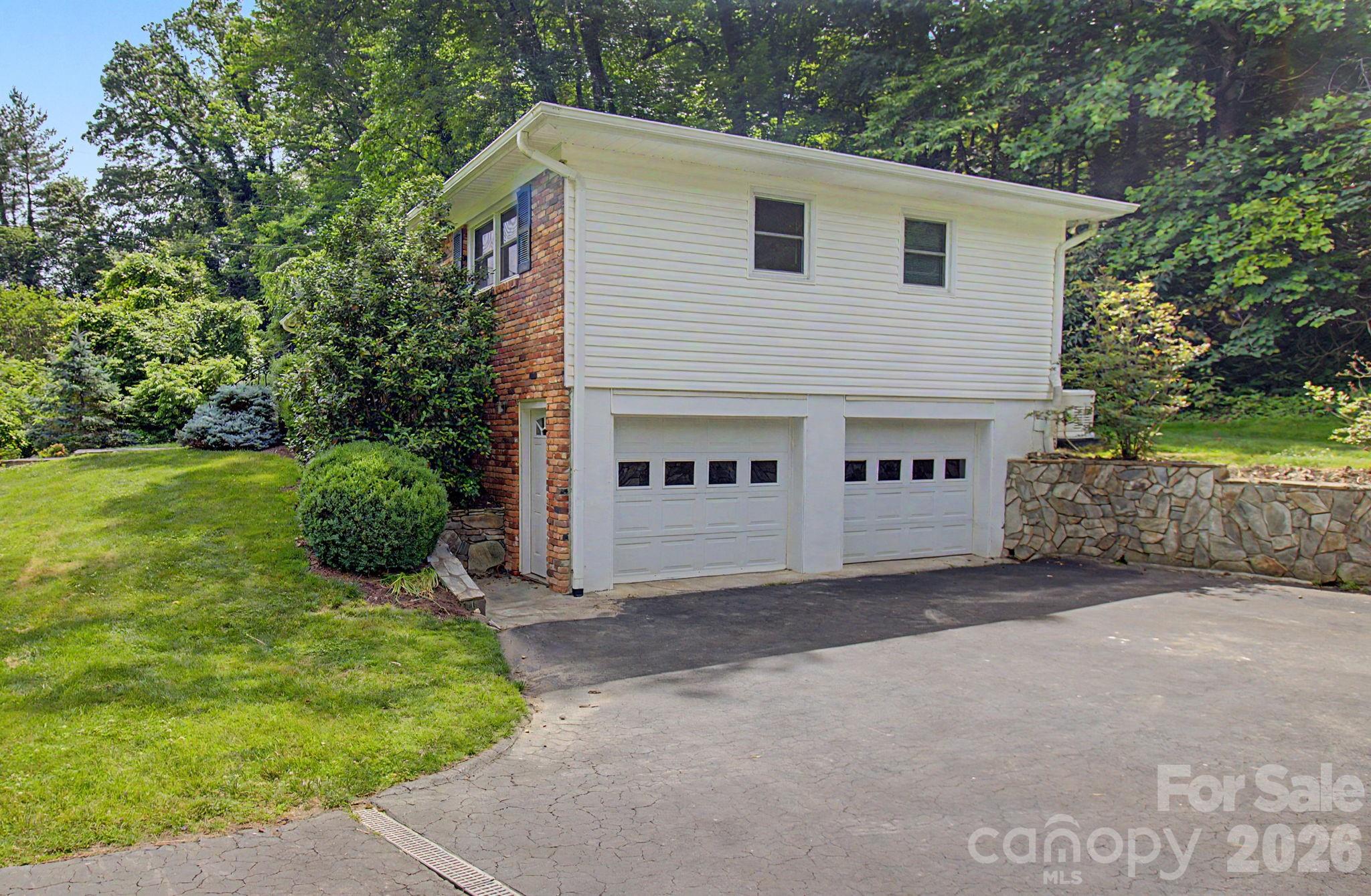 22 Mayfair Drive — Candler
