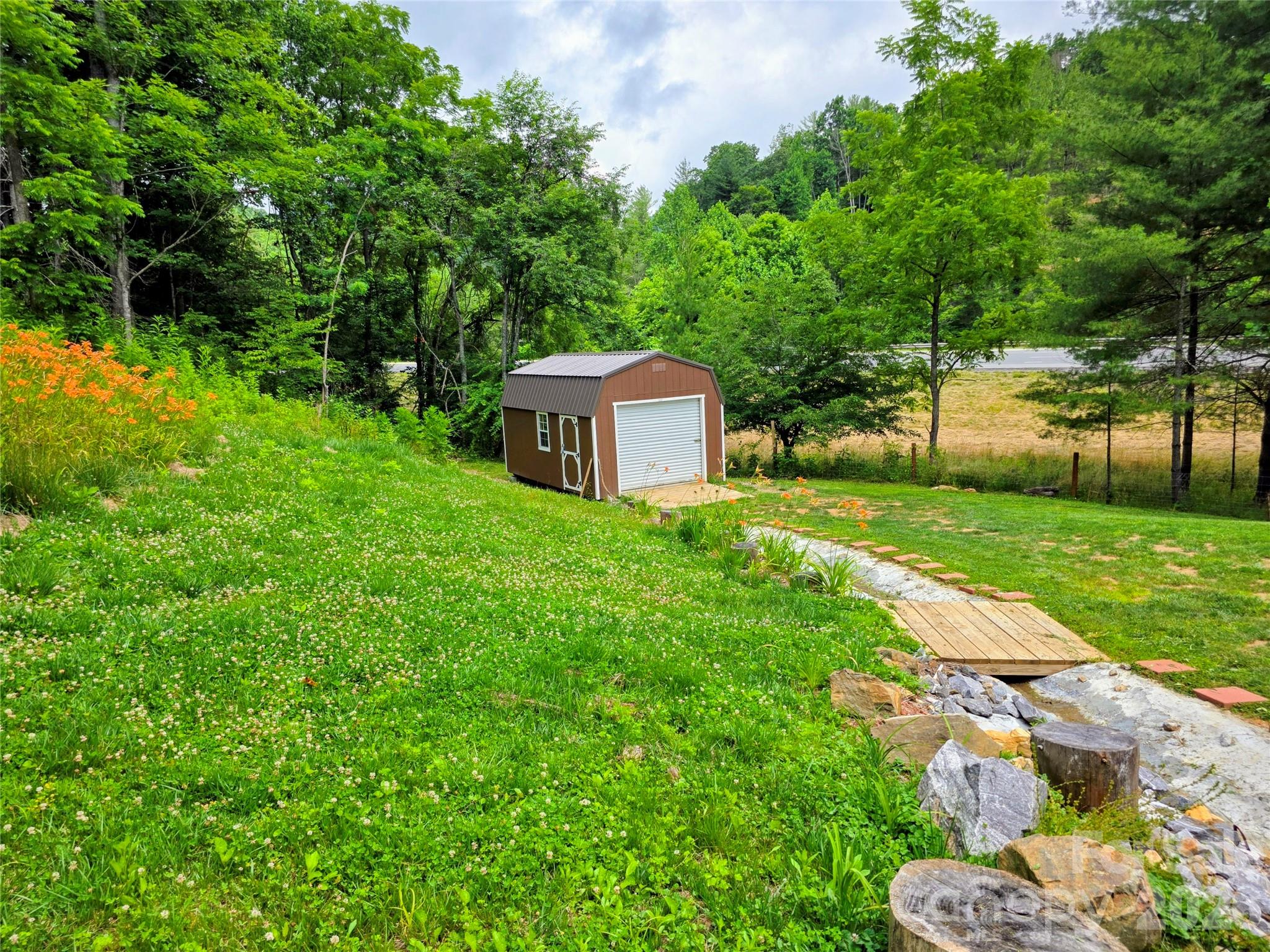30 Evergreen Road — Burnsville