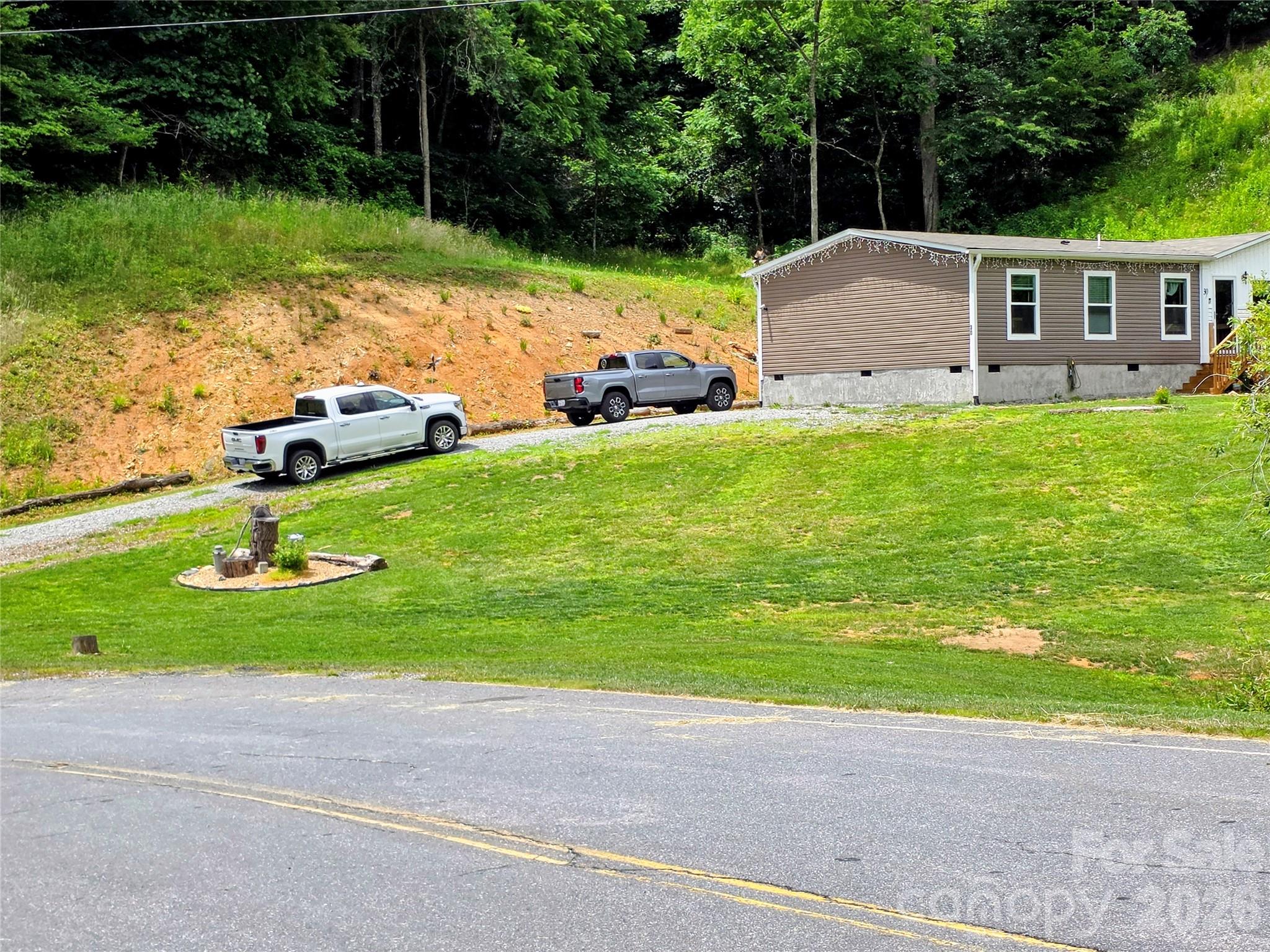 30 Evergreen Road — Burnsville