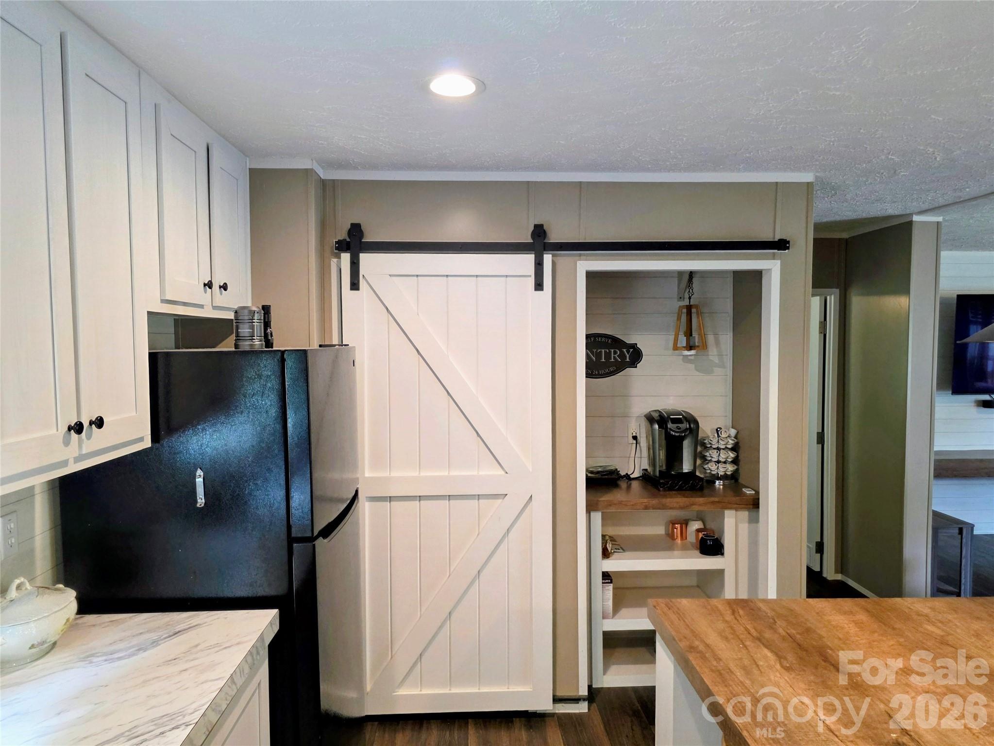 30 Evergreen Road — Burnsville