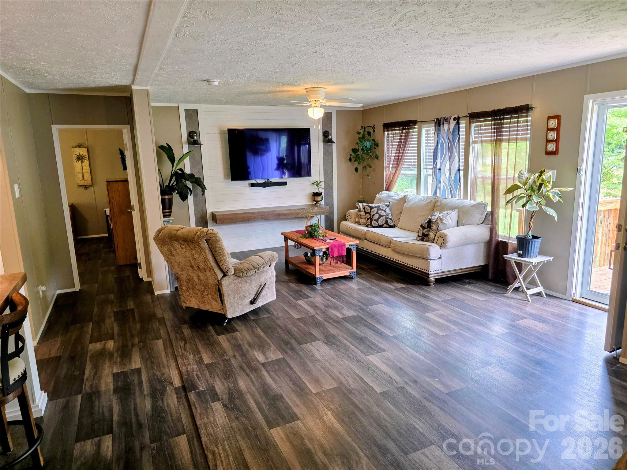 30 Evergreen Road — Burnsville