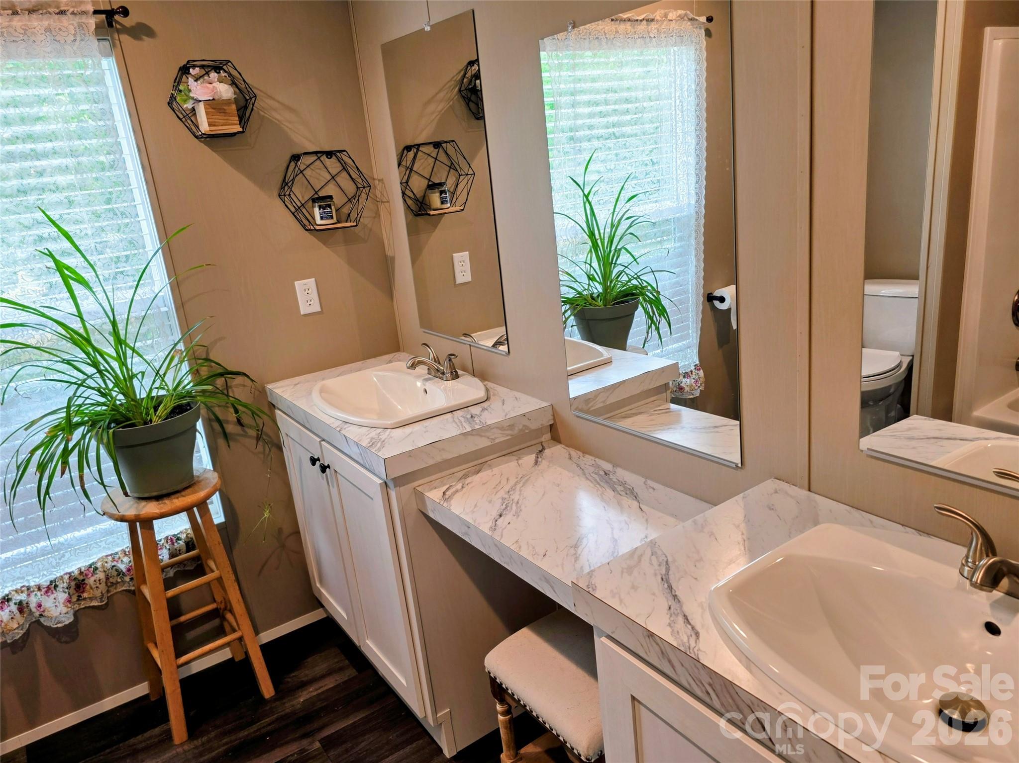 30 Evergreen Road — Burnsville