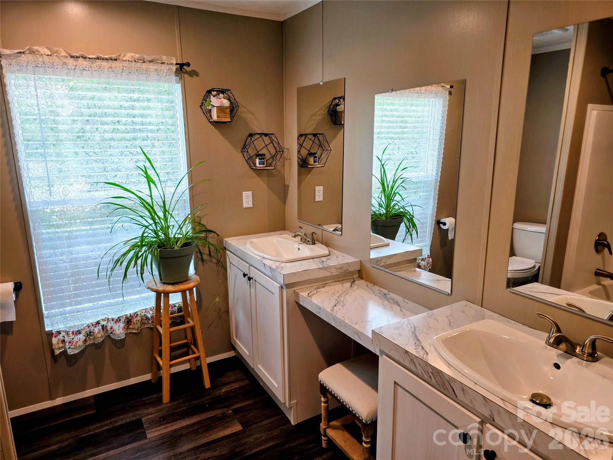 30 Evergreen Road — Burnsville