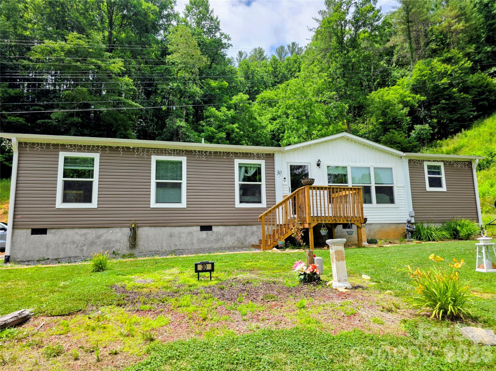 30 Evergreen Road — Burnsville