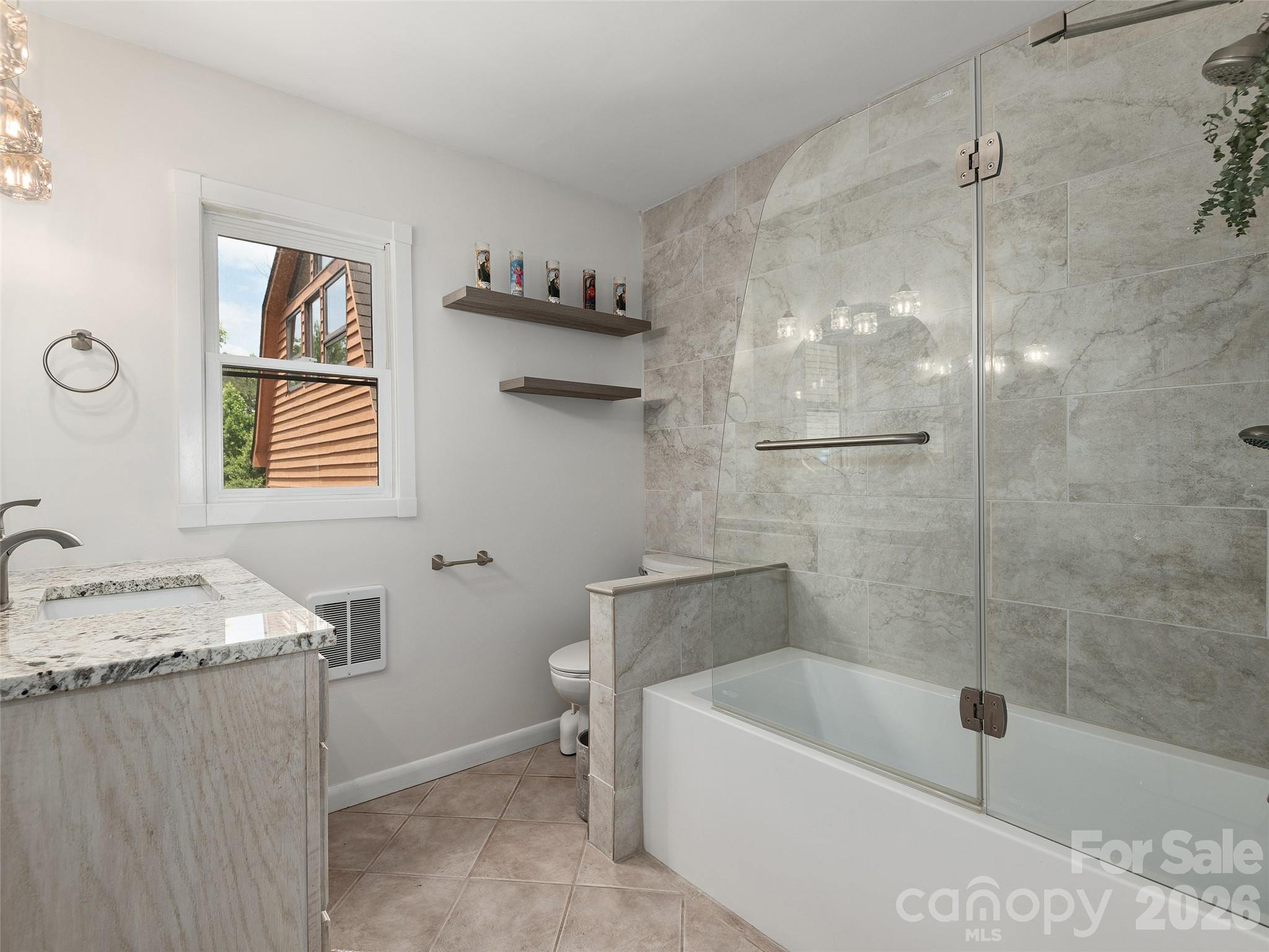 7 Hope Lane — Weaverville