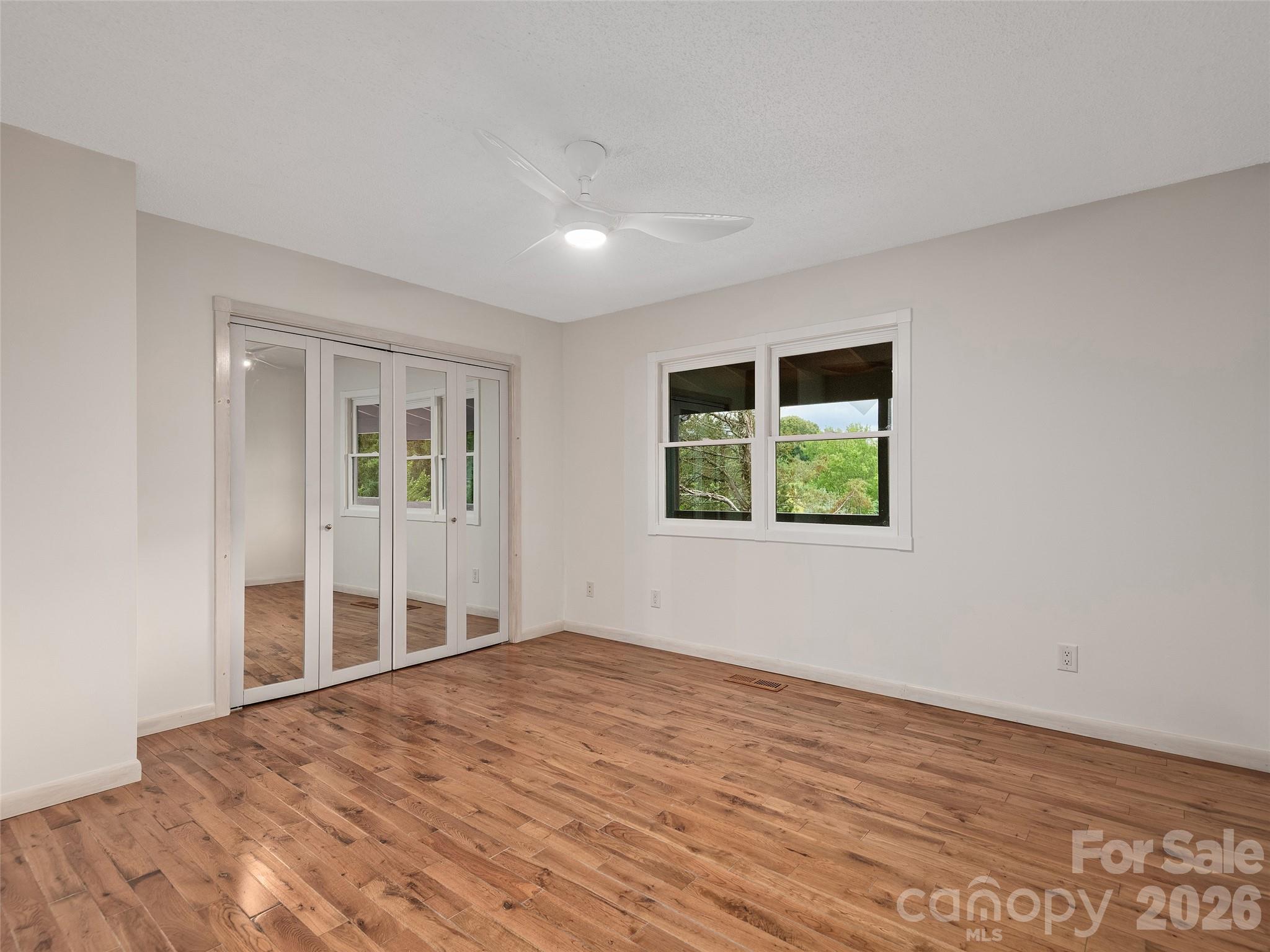 7 Hope Lane — Weaverville
