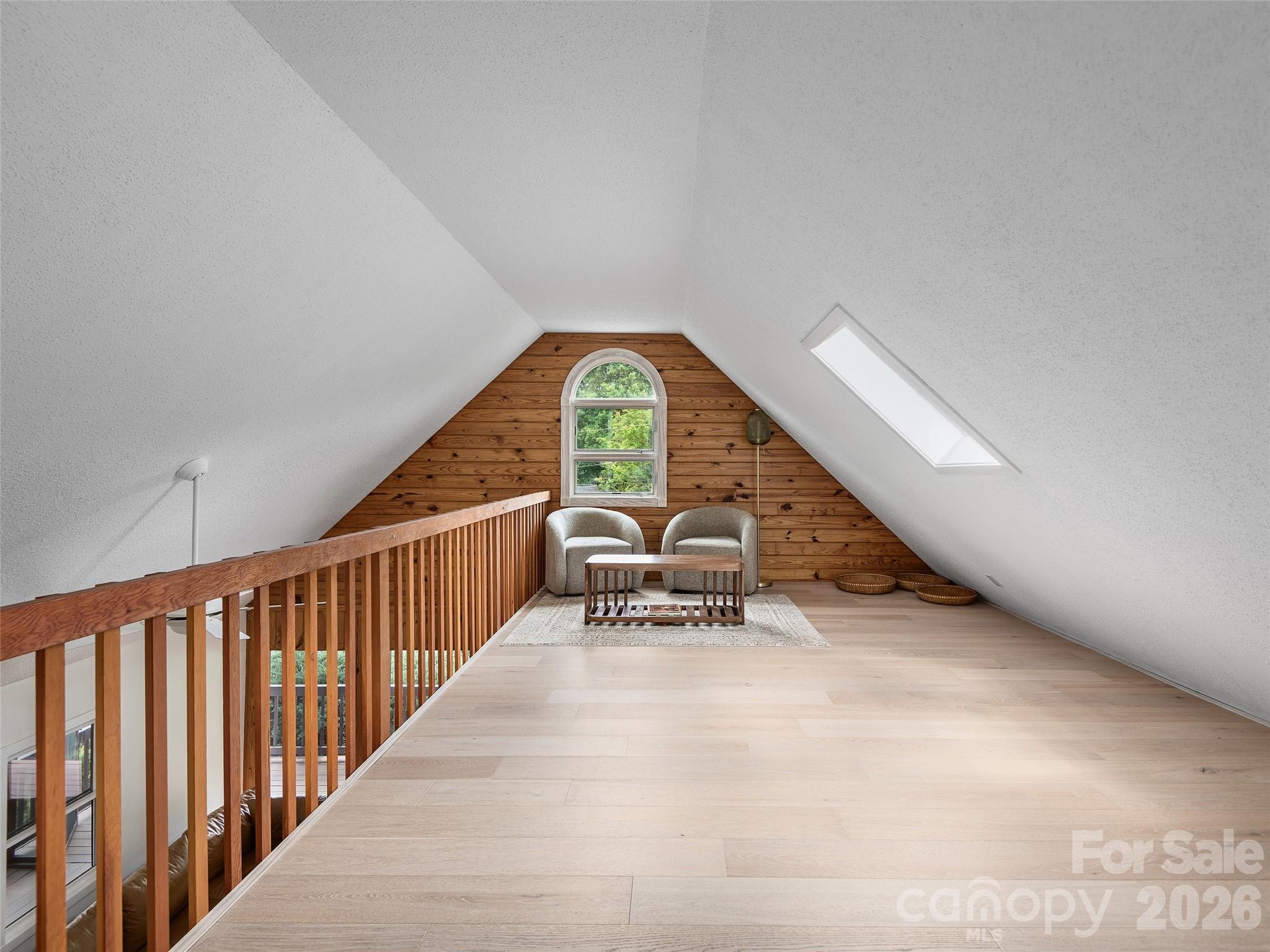 7 Hope Lane — Weaverville