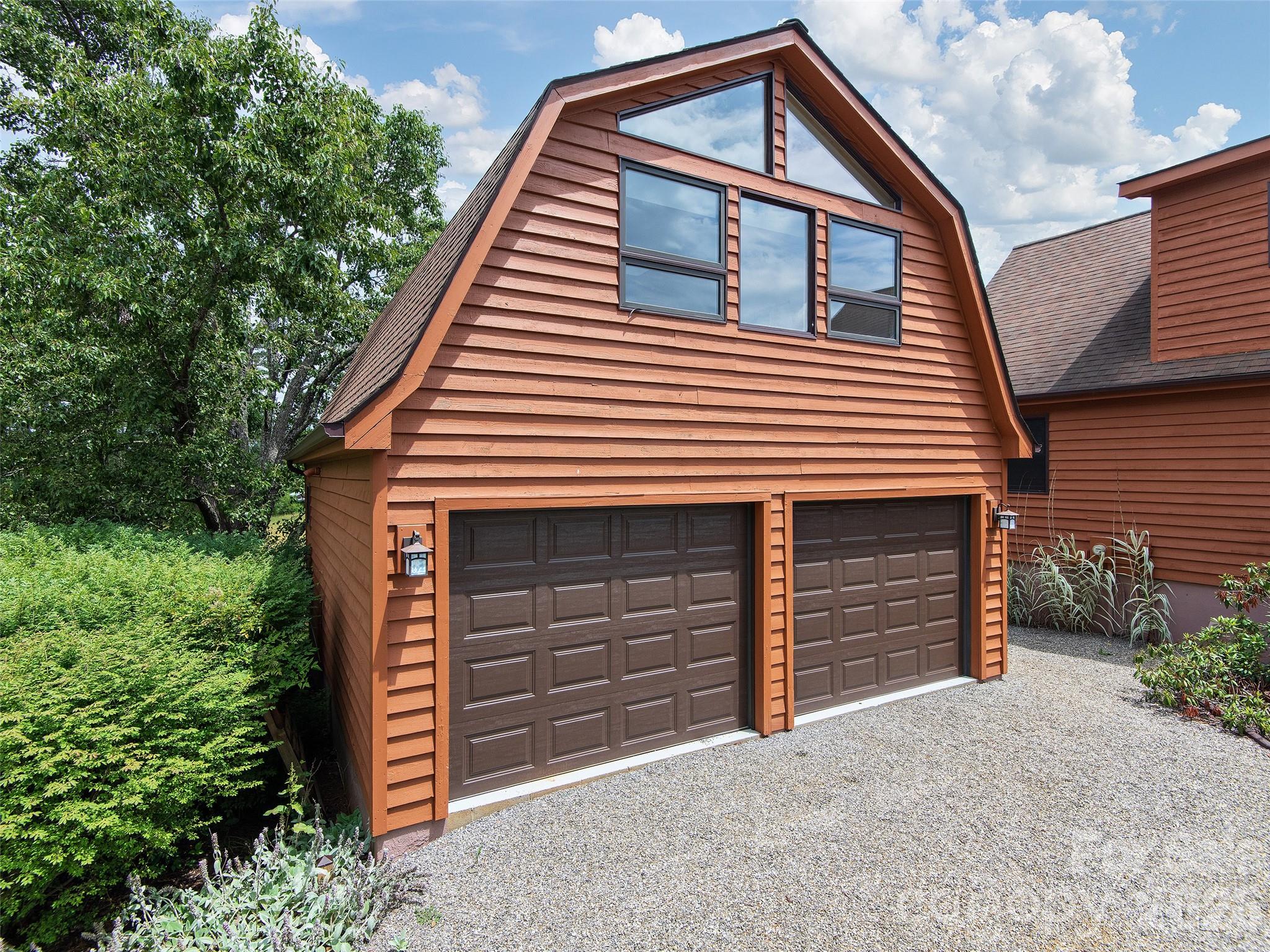 7 Hope Lane — Weaverville