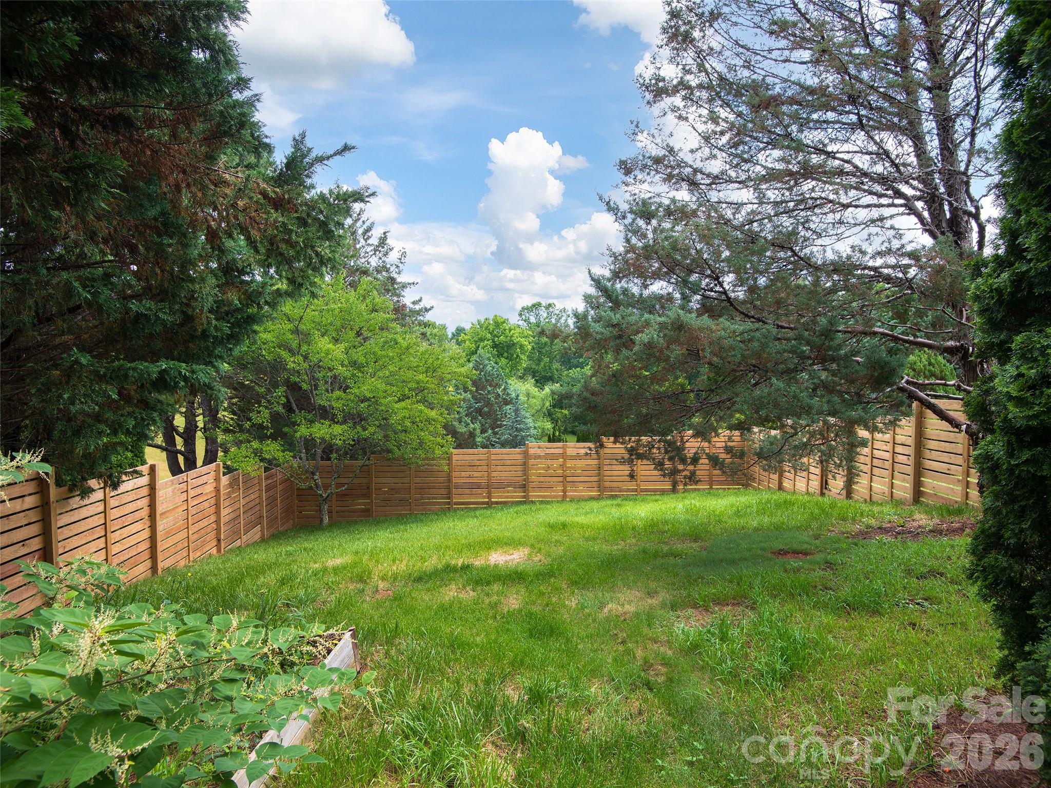 7 Hope Lane — Weaverville