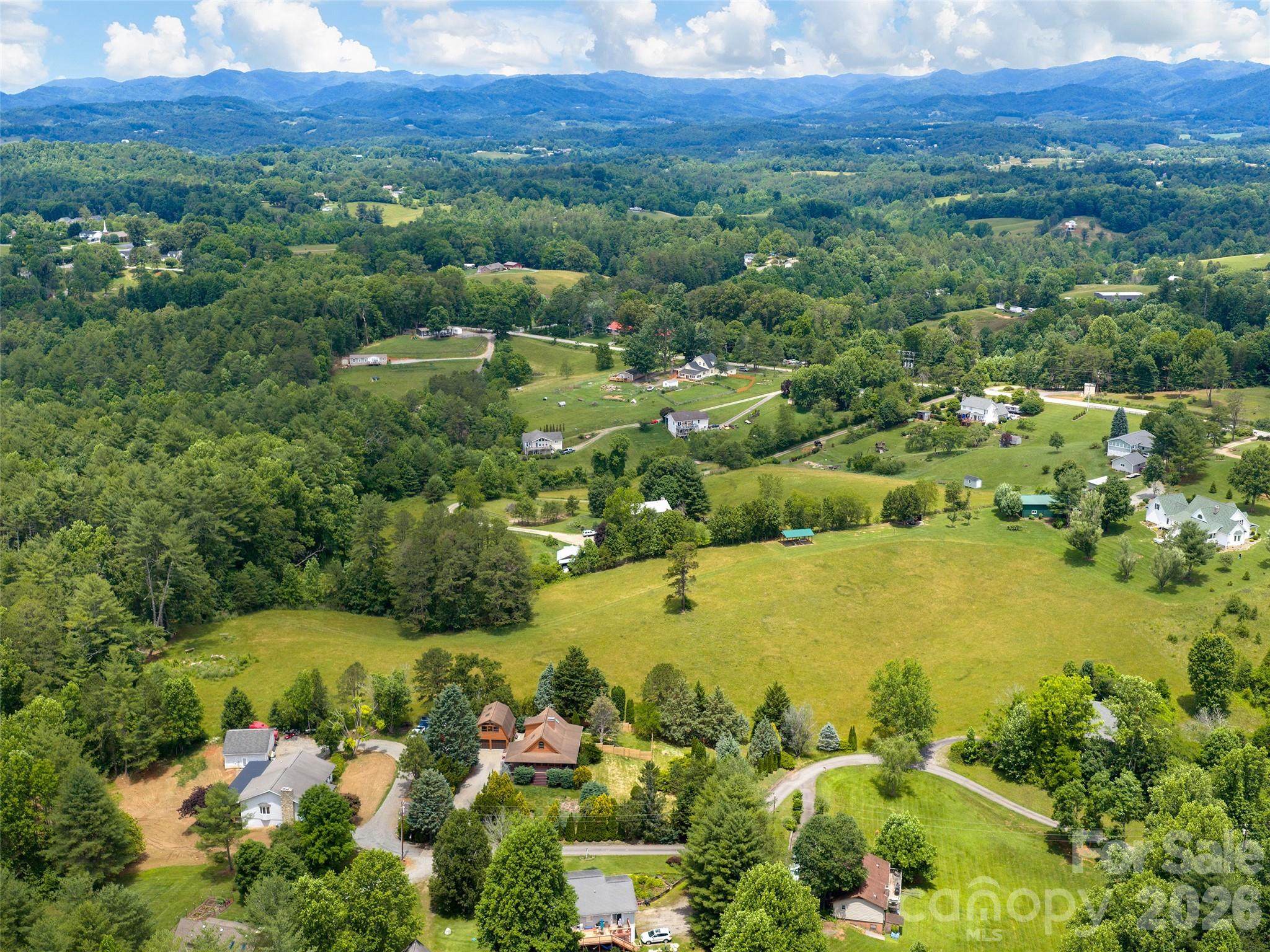 7 Hope Lane — Weaverville