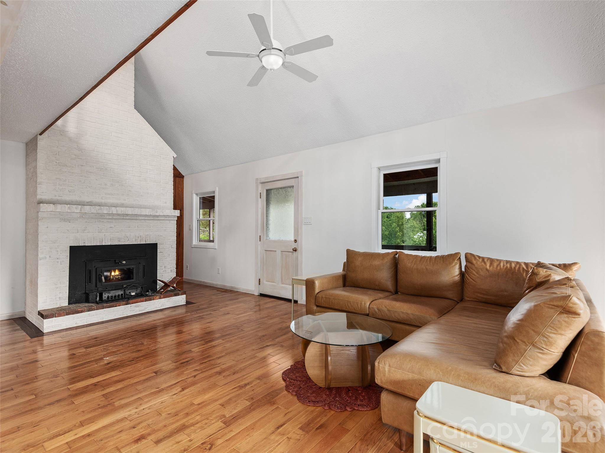 7 Hope Lane — Weaverville