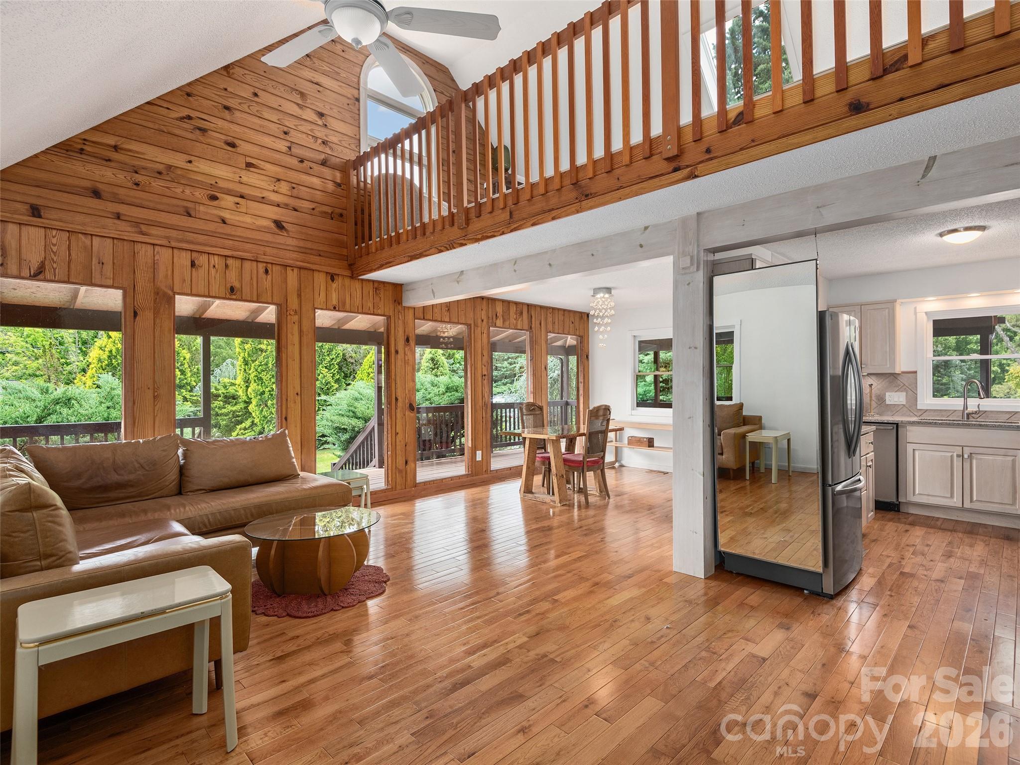 7 Hope Lane — Weaverville