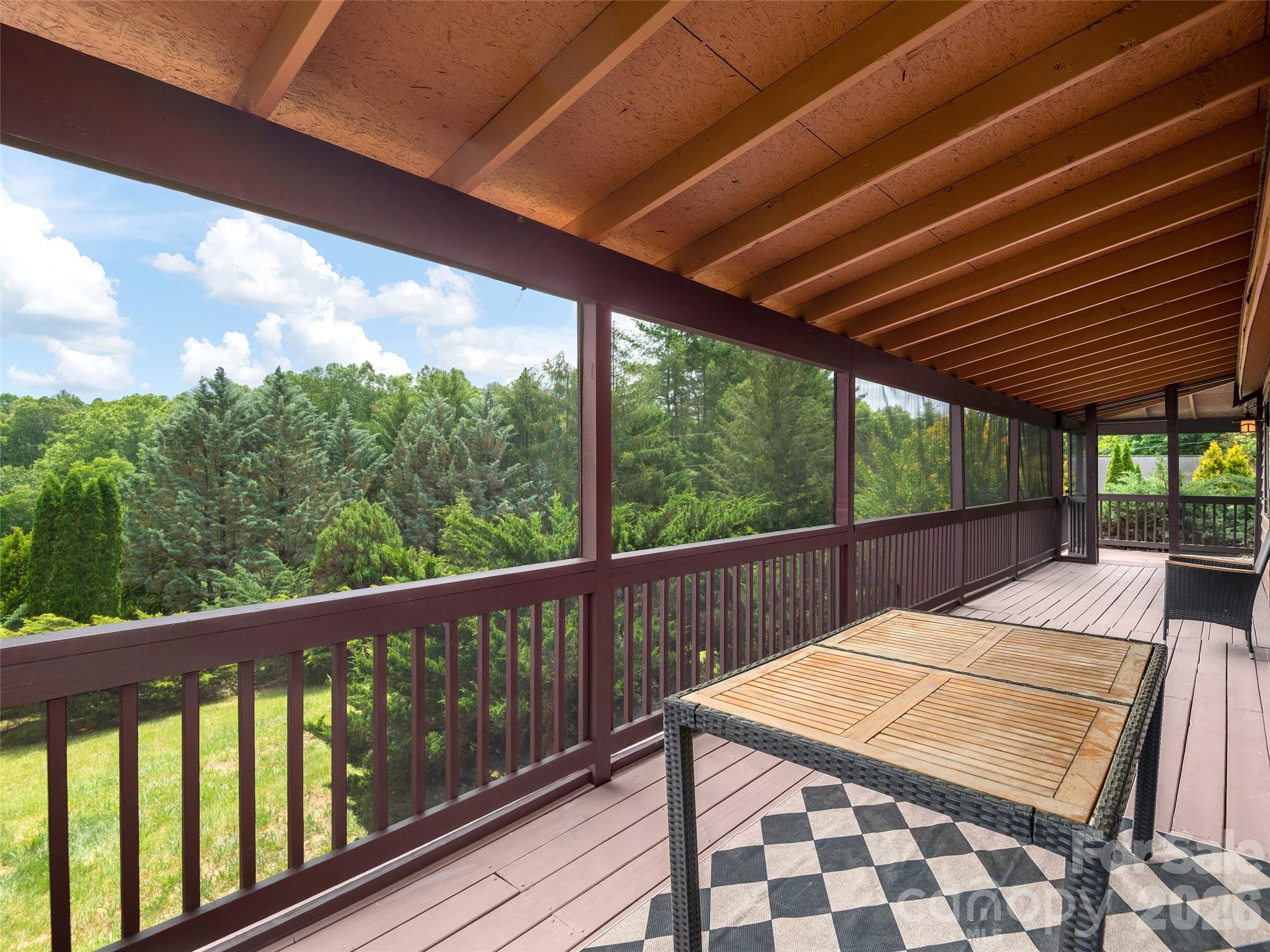 7 Hope Lane — Weaverville