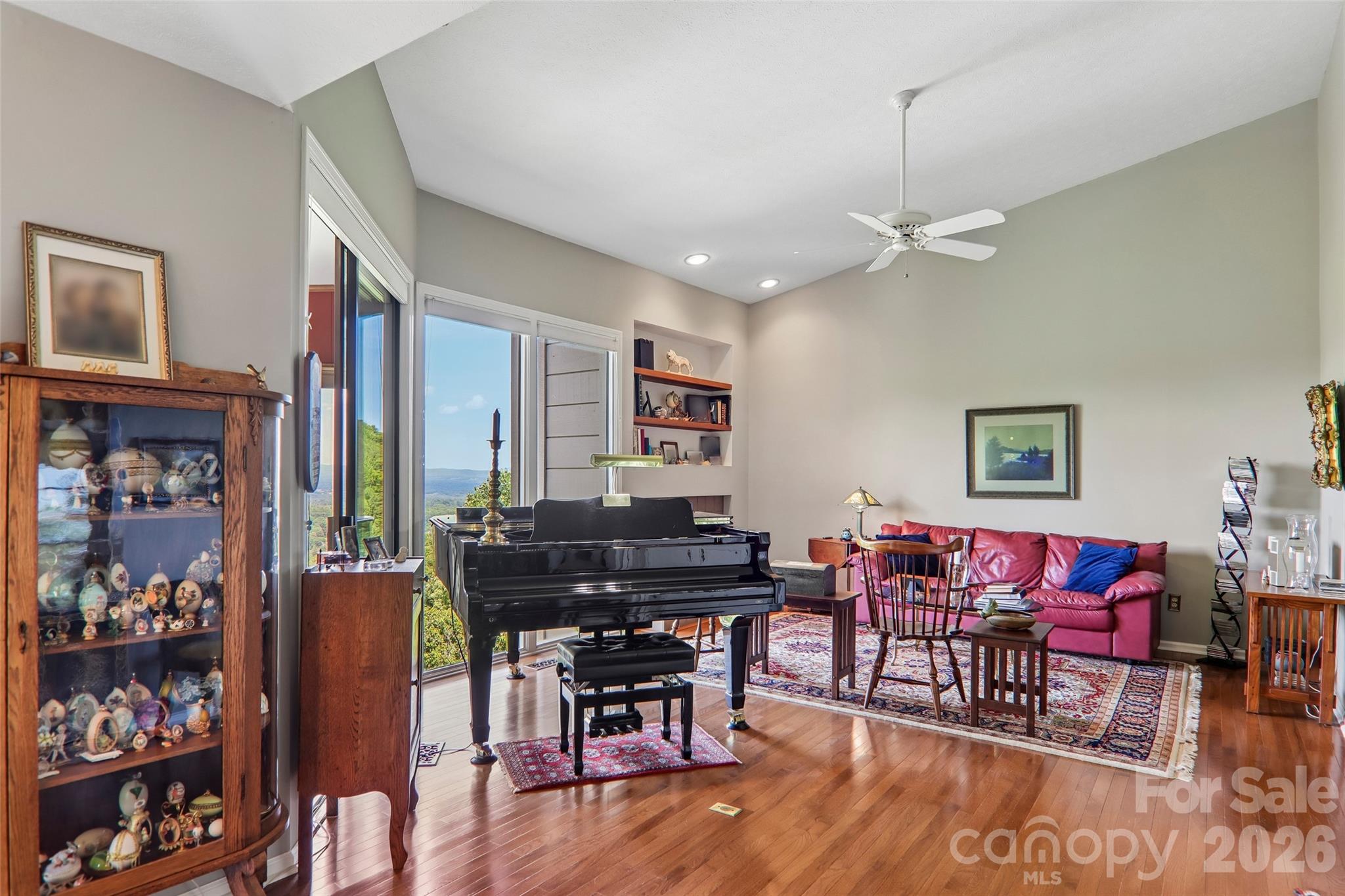 138 Woodbridge Drive — Laurel Park