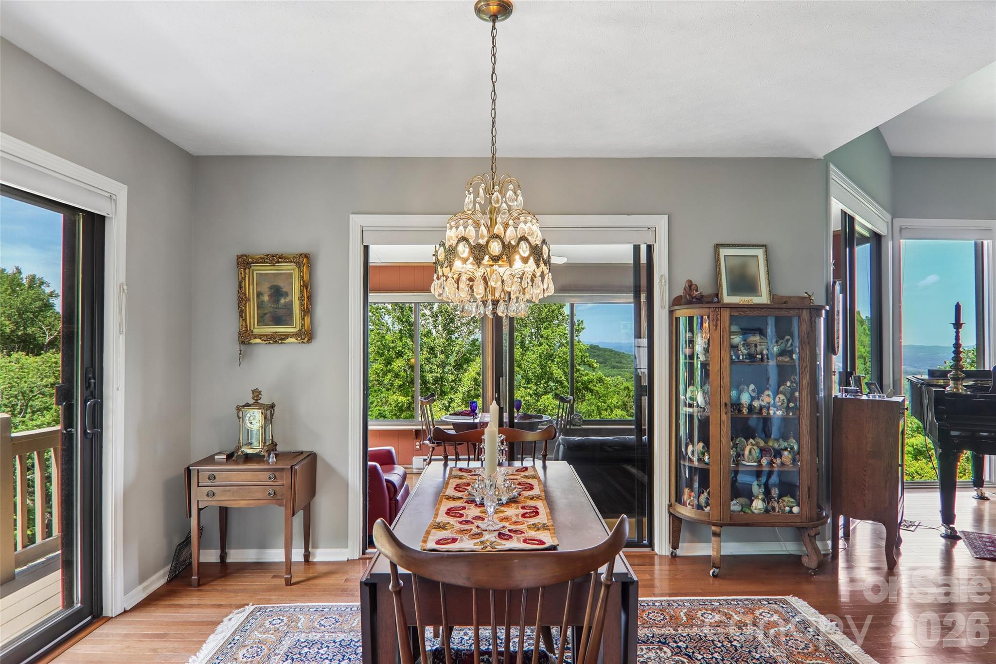 138 Woodbridge Drive — Laurel Park