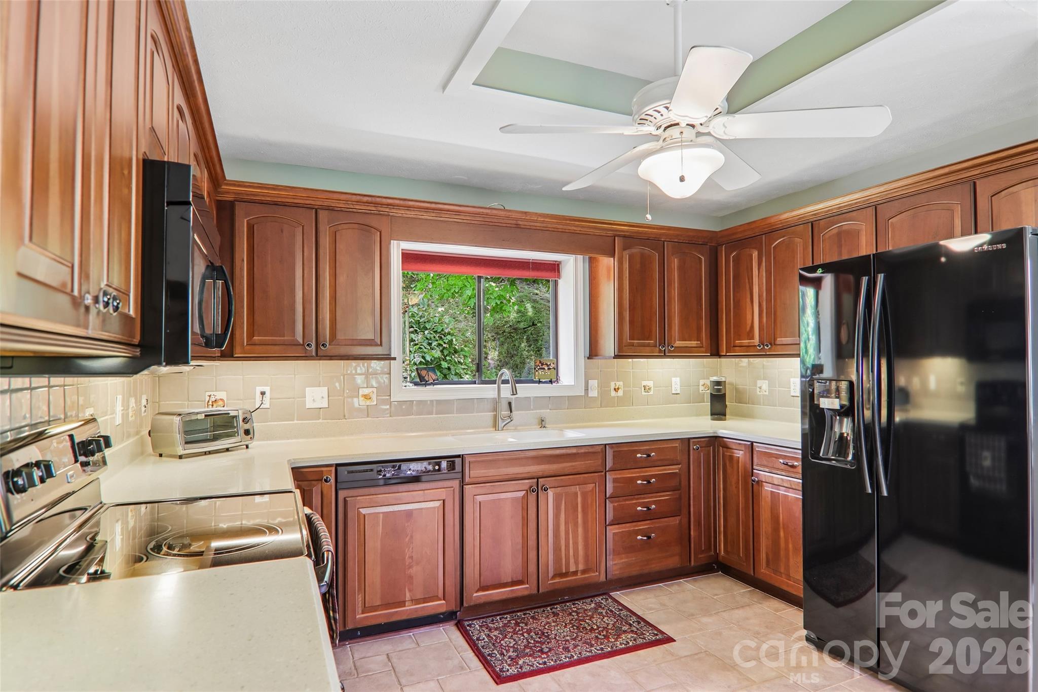 138 Woodbridge Drive — Laurel Park