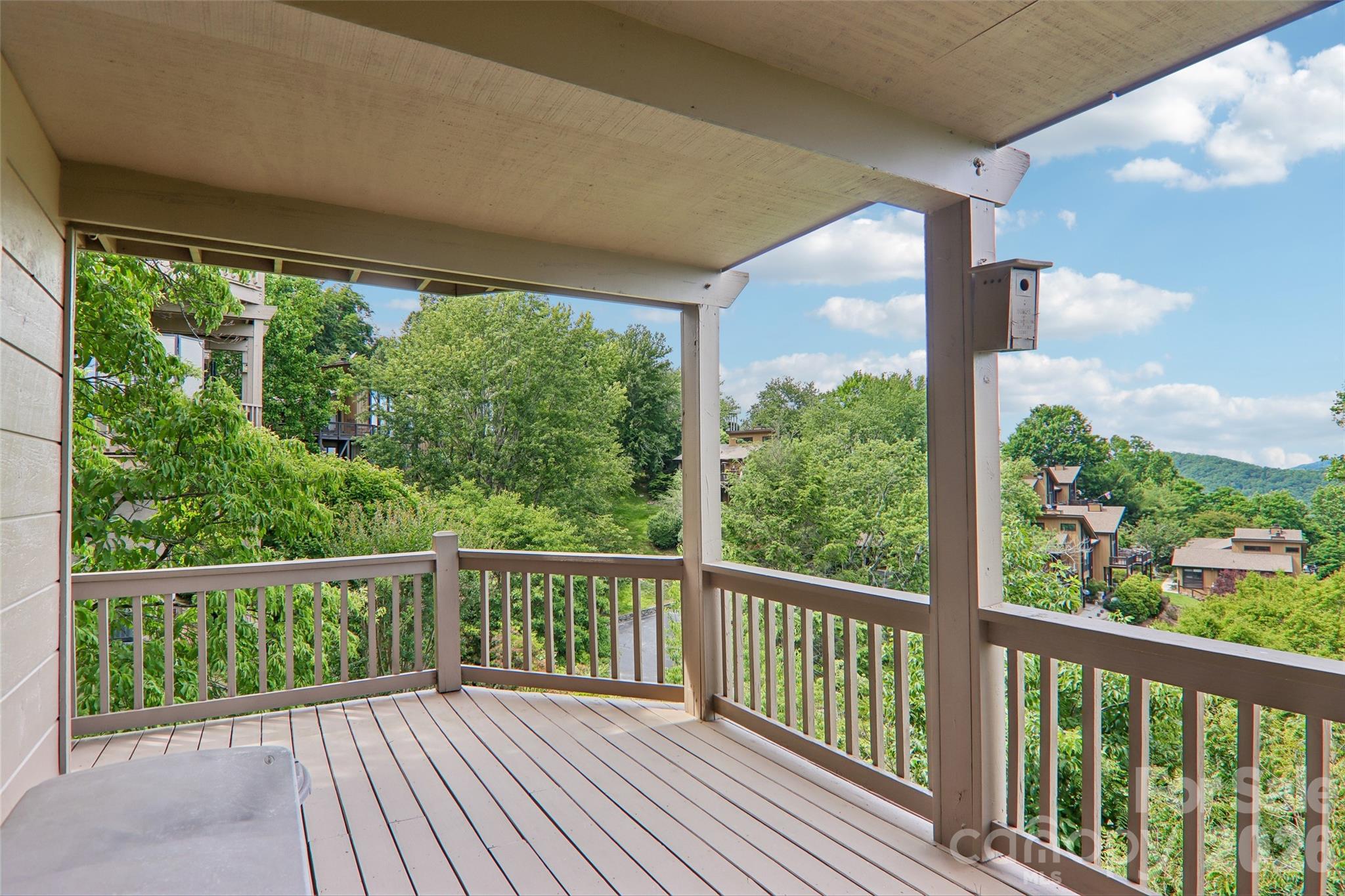 138 Woodbridge Drive — Laurel Park