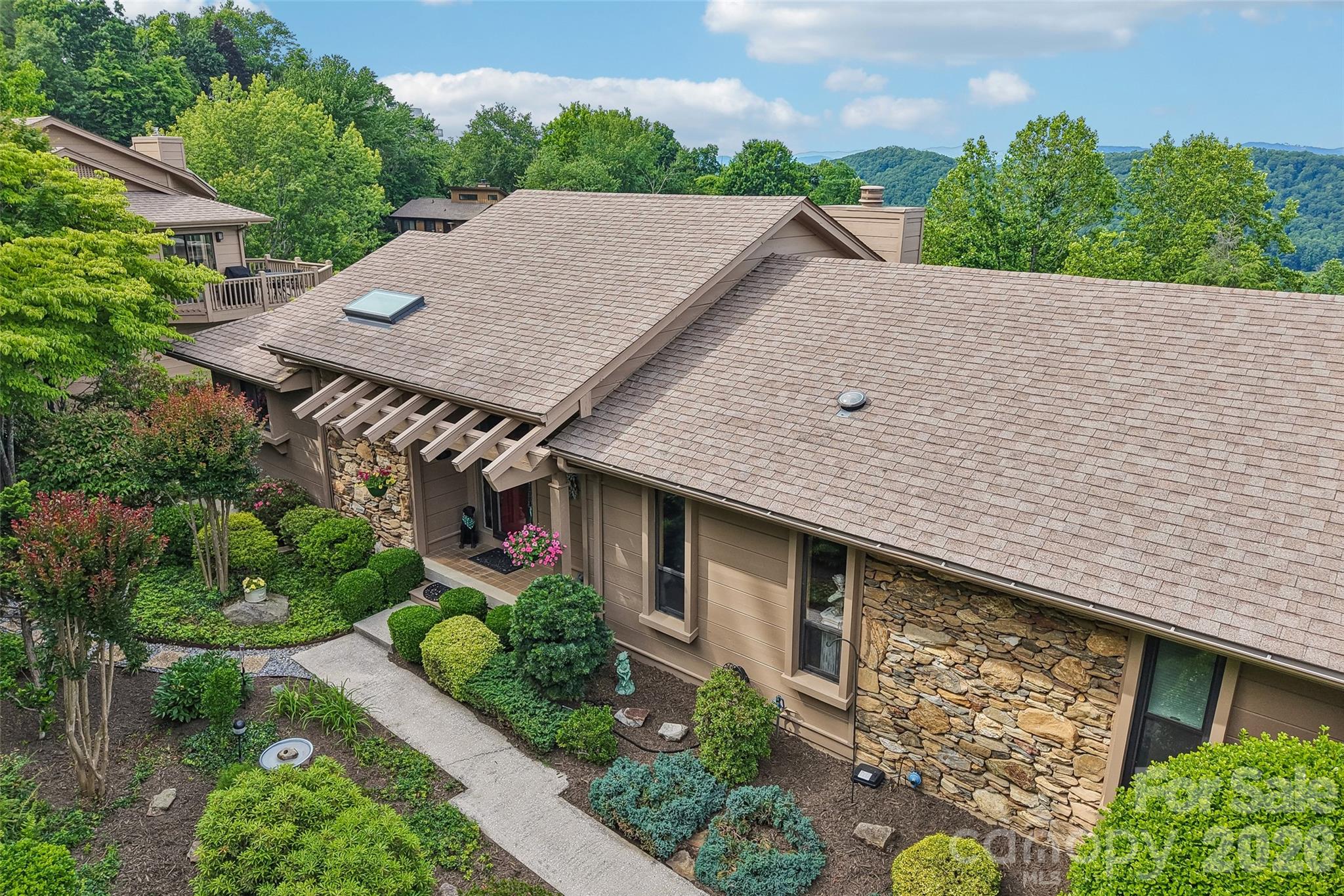 138 Woodbridge Drive — Laurel Park