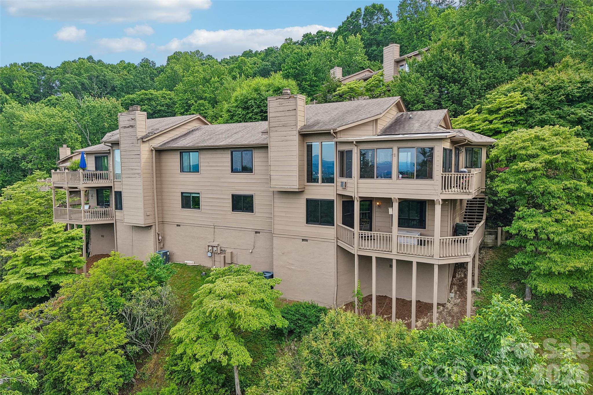 138 Woodbridge Drive — Laurel Park