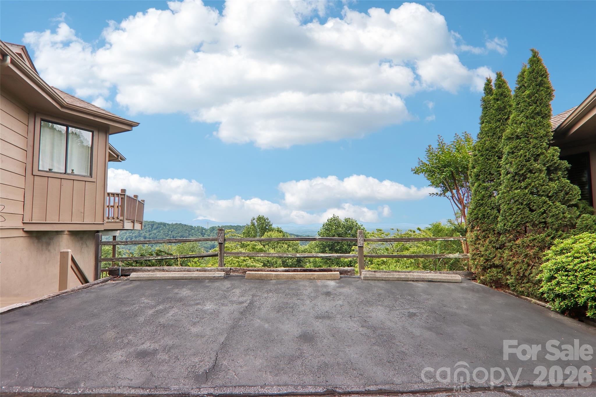 138 Woodbridge Drive — Laurel Park