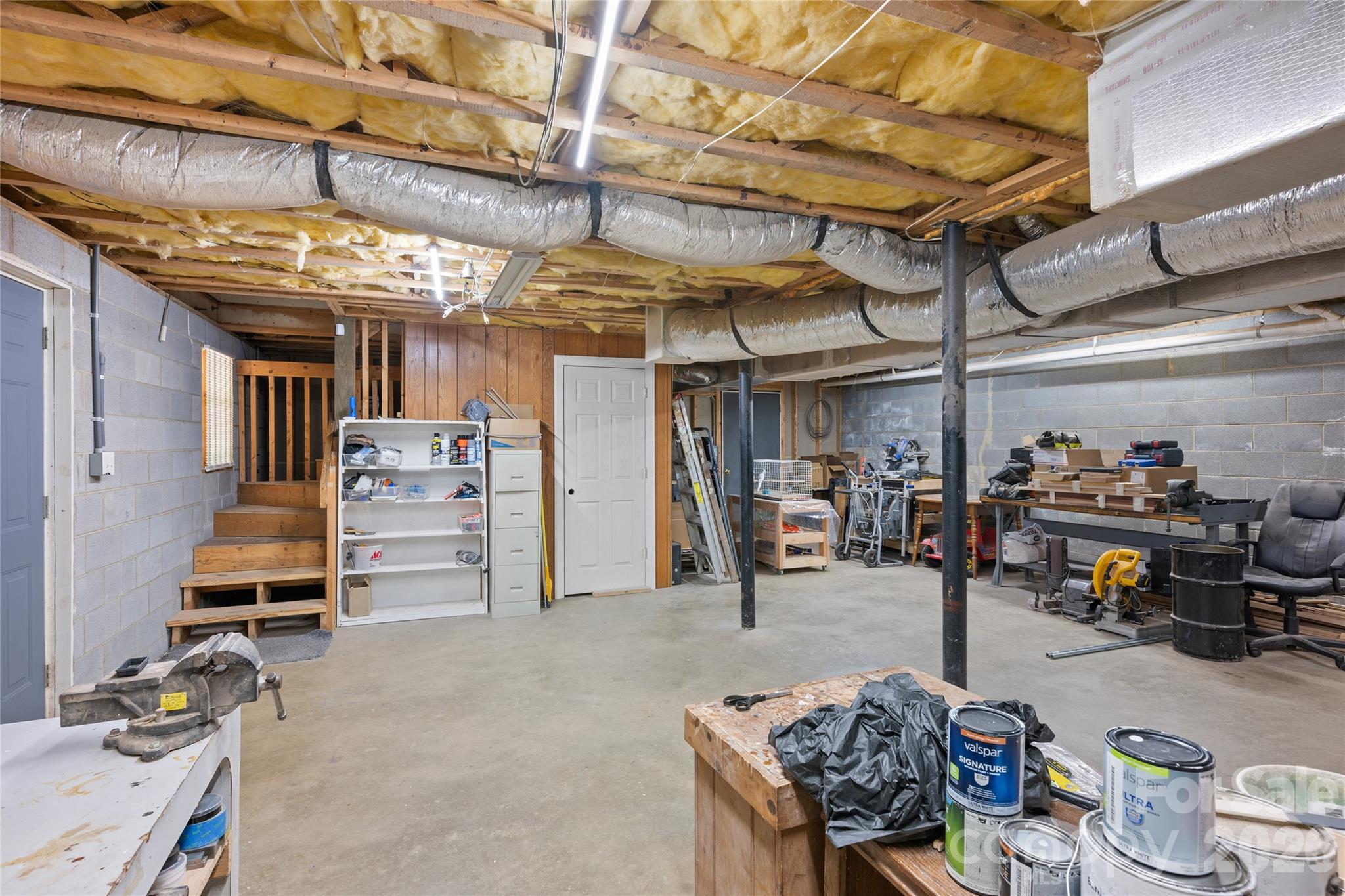 125 Round Mountain Road — Brevard