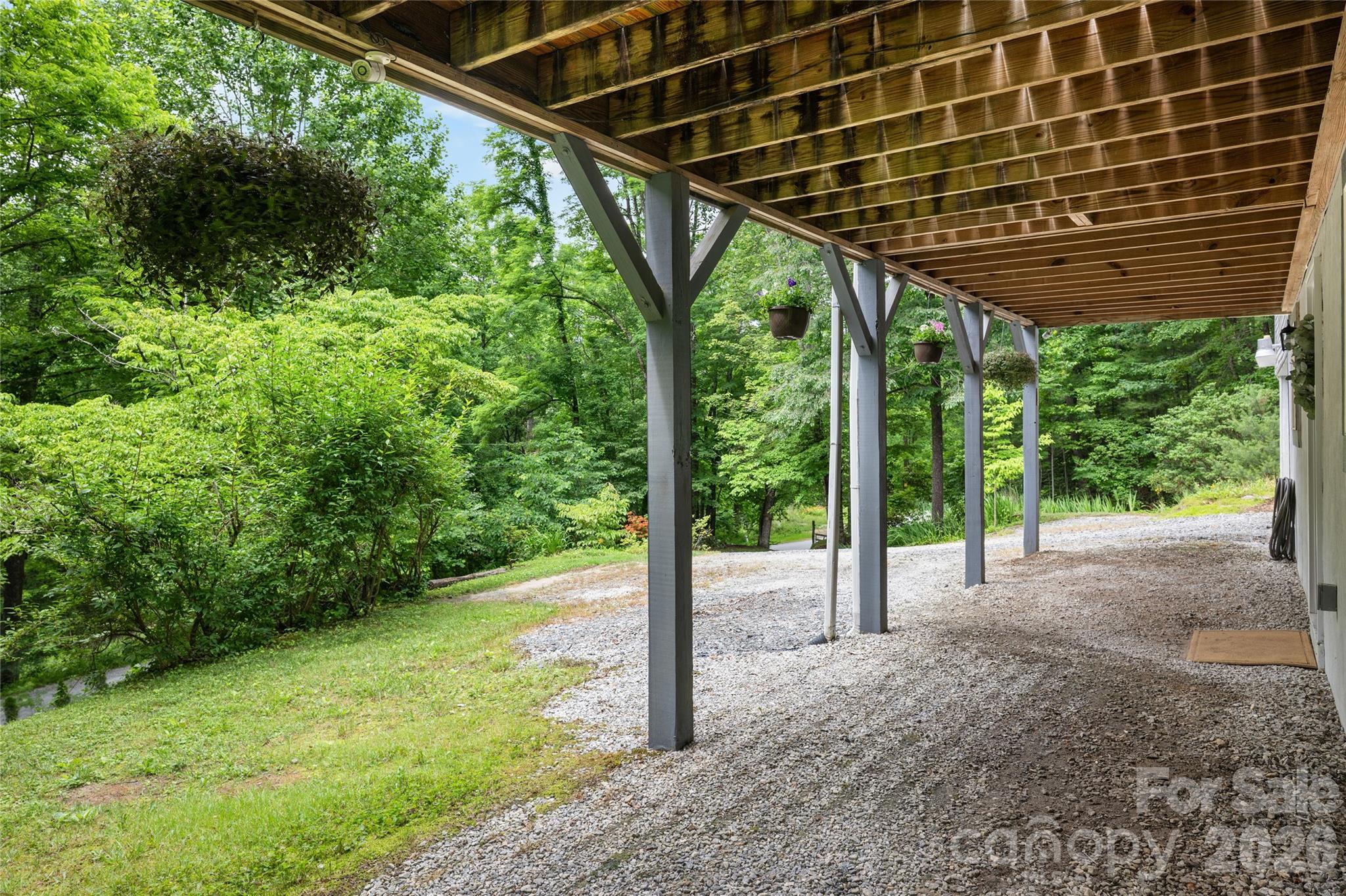 125 Round Mountain Road — Brevard