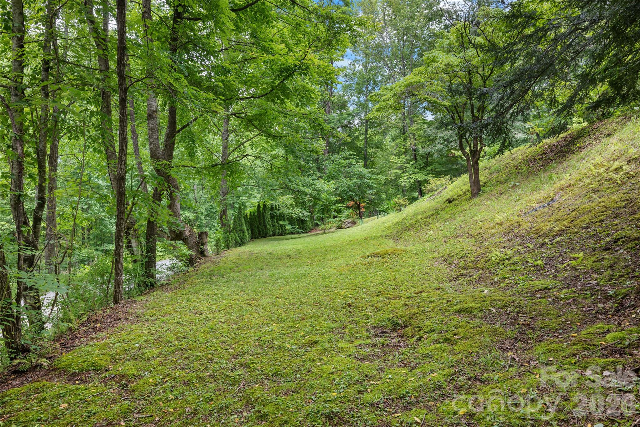 125 Round Mountain Road — Brevard