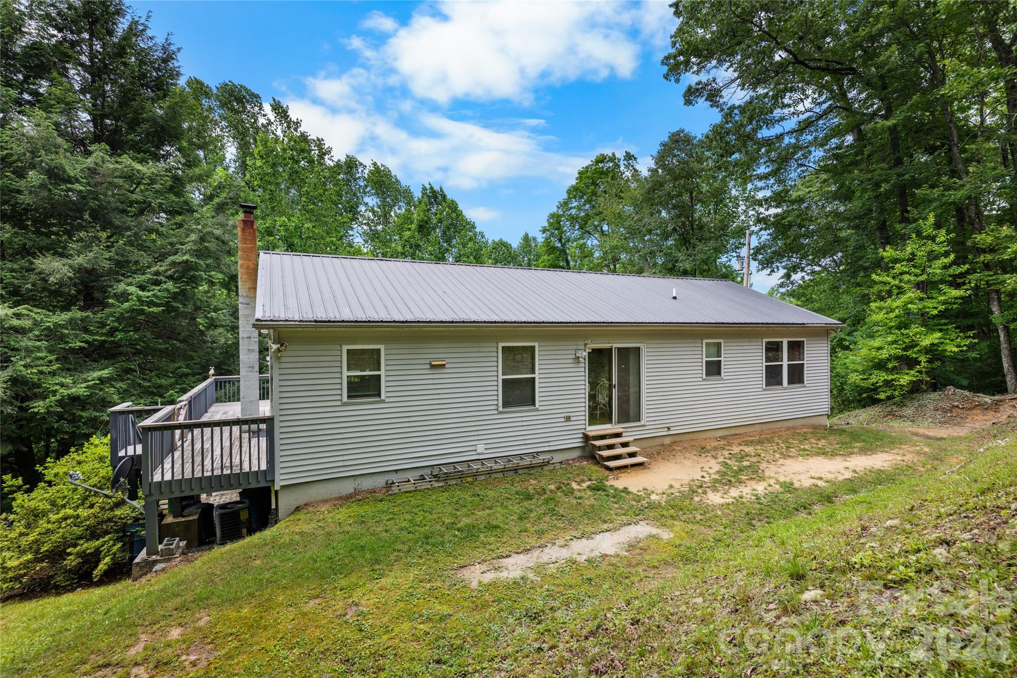 125 Round Mountain Road — Brevard