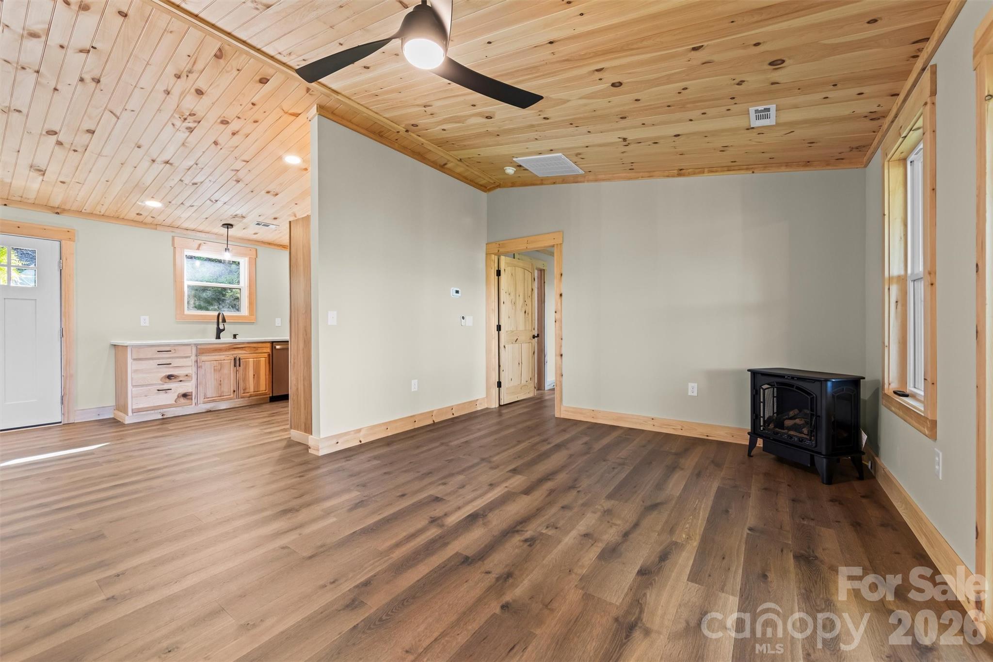 212 Brigsy Lane — Whittier