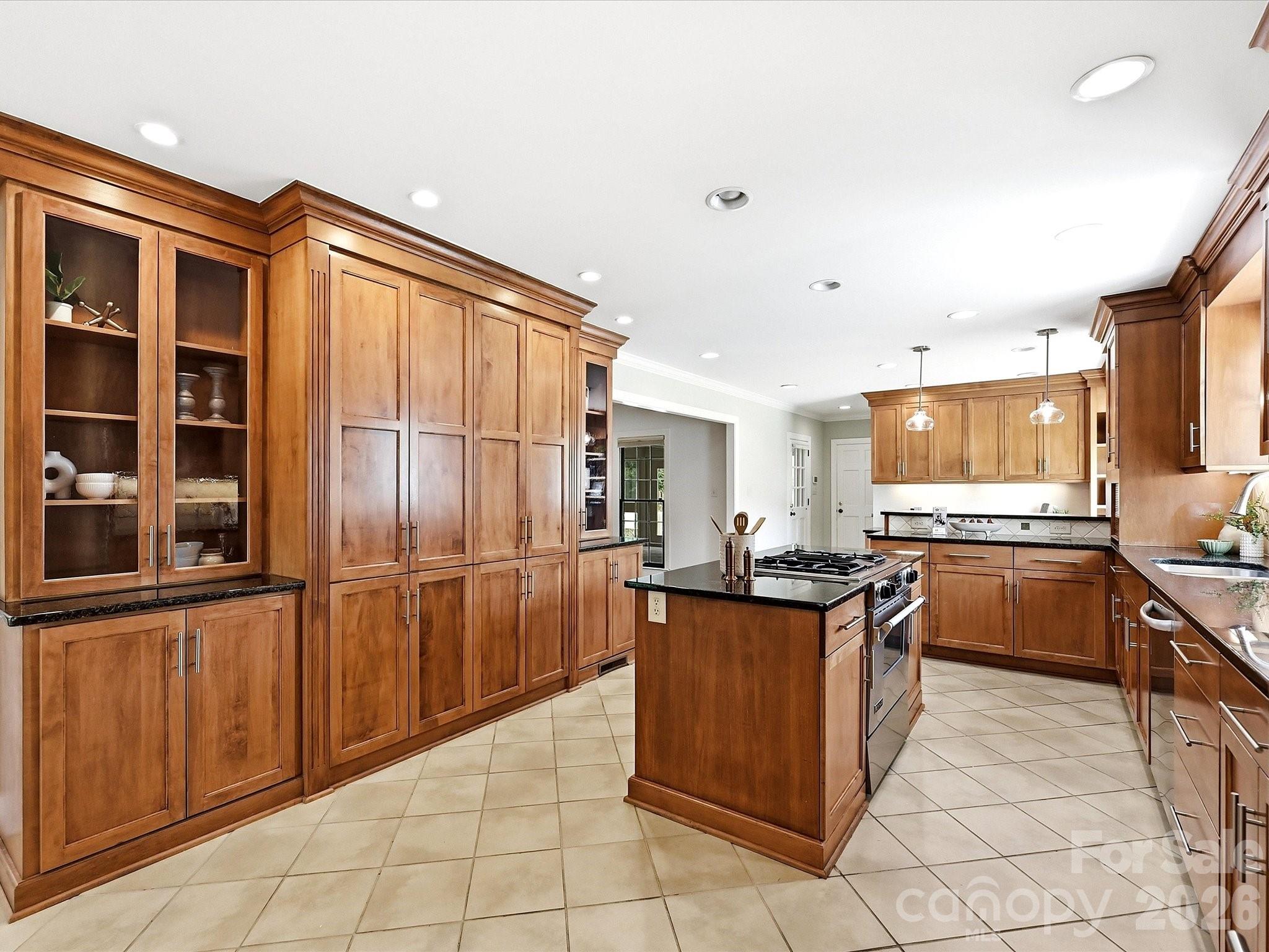 3921 River Ridge Road — Charlotte