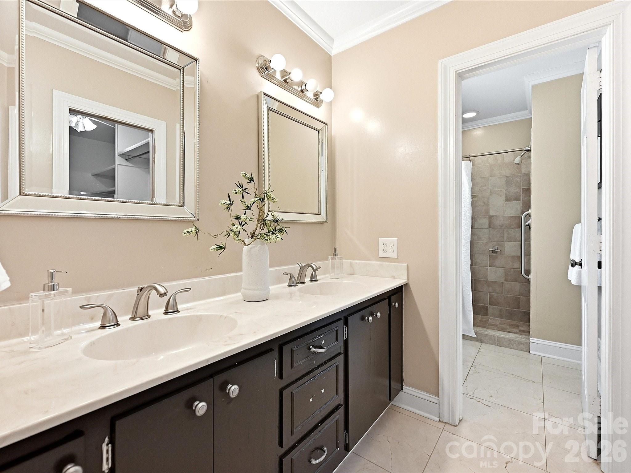 3921 River Ridge Road — Charlotte