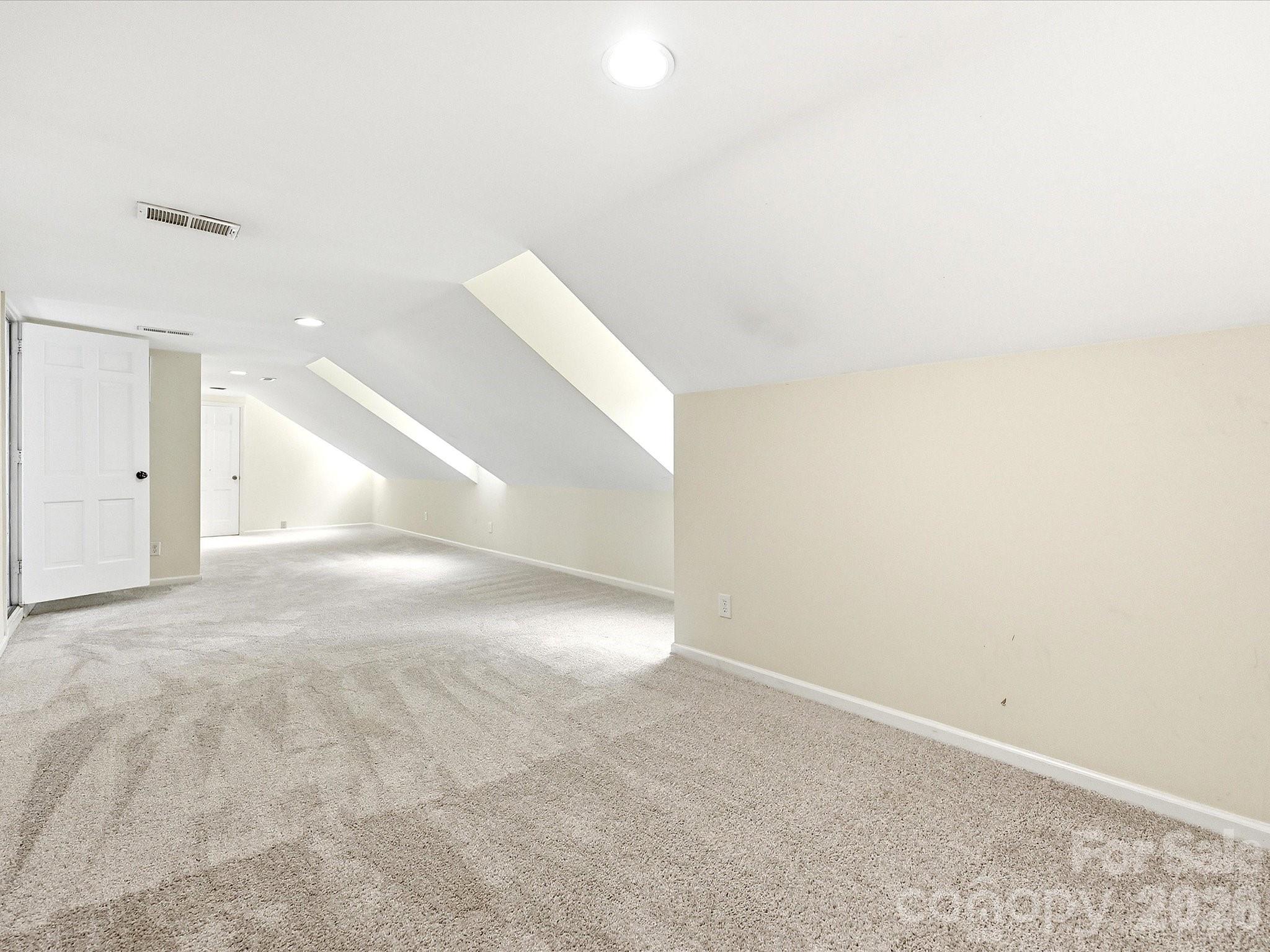3921 River Ridge Road — Charlotte