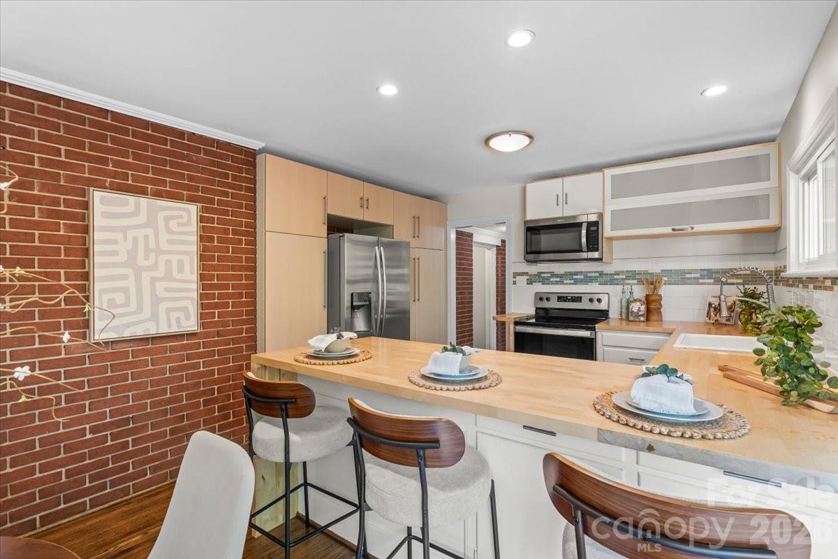 4439 Applegate Road — Charlotte
