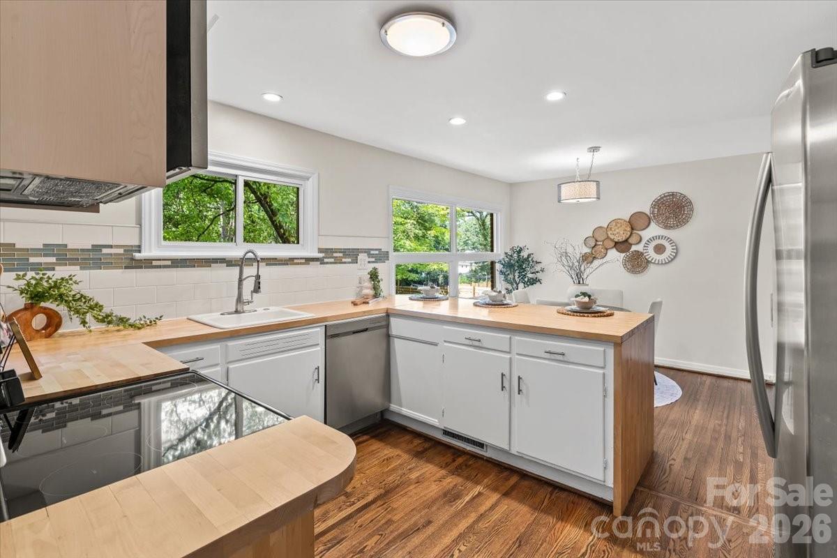4439 Applegate Road — Charlotte