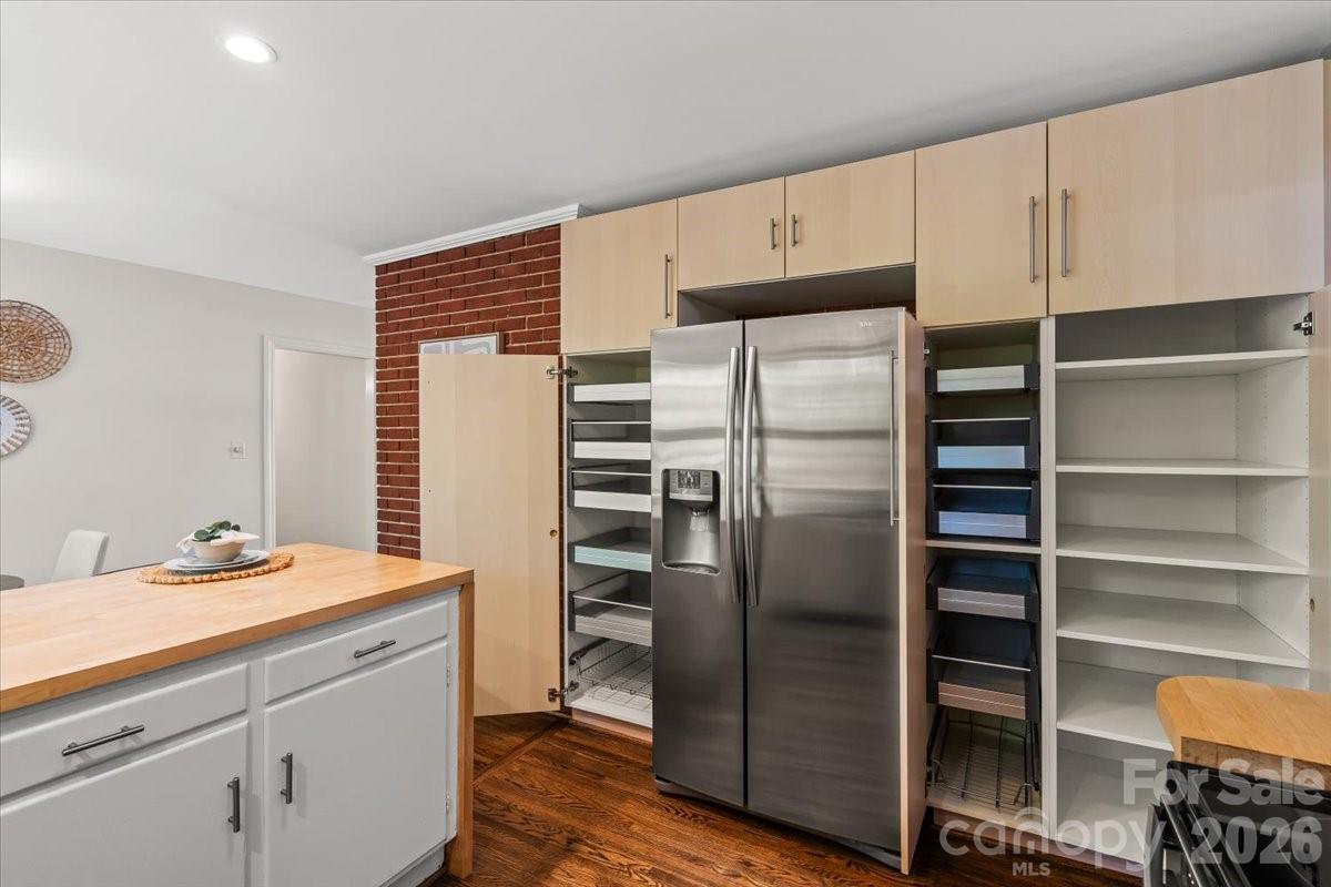 4439 Applegate Road — Charlotte
