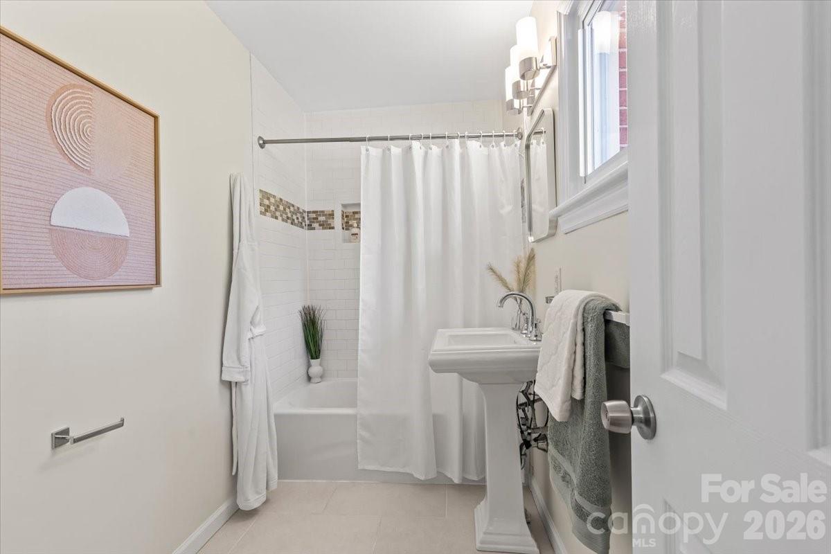 4439 Applegate Road — Charlotte