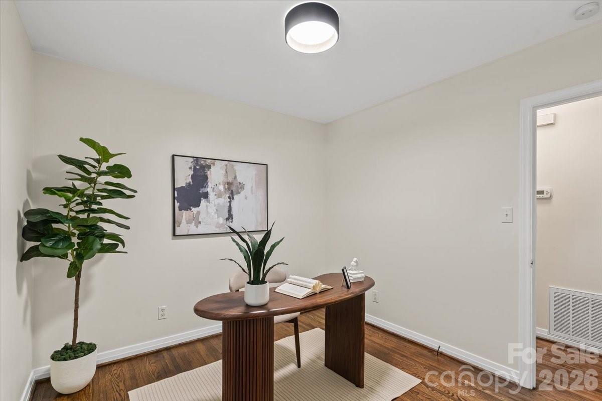 4439 Applegate Road — Charlotte