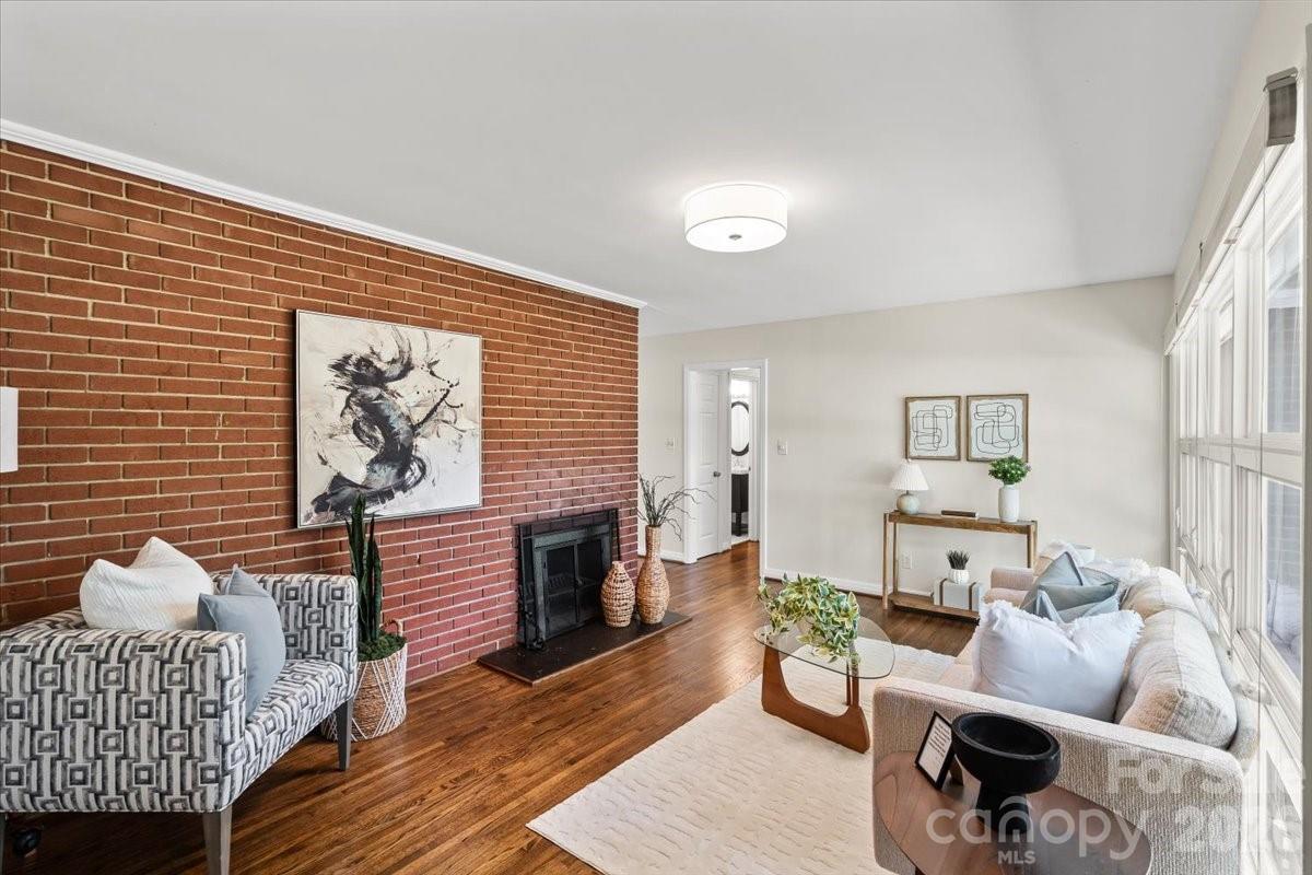 4439 Applegate Road — Charlotte