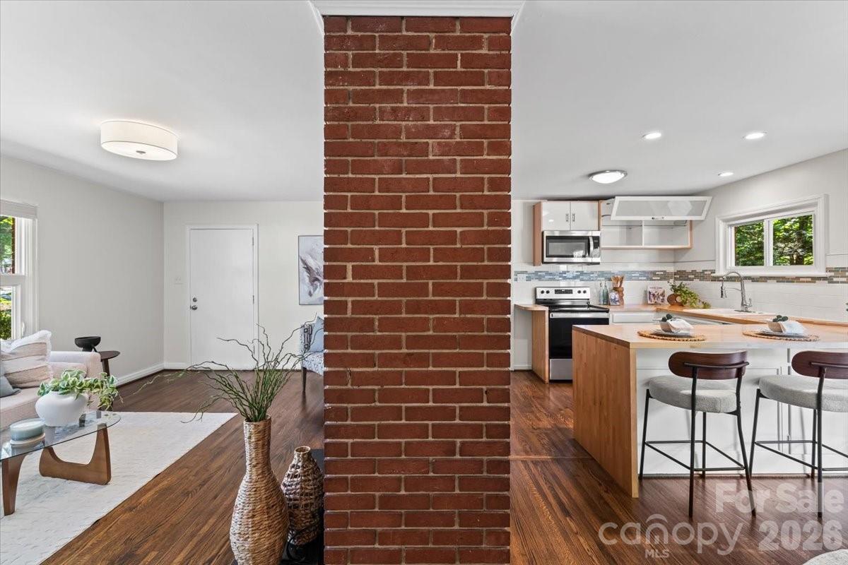 4439 Applegate Road — Charlotte